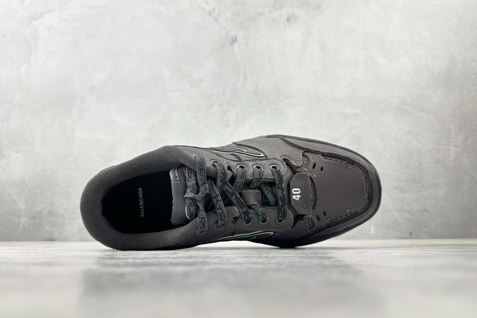 P450代购版 Balenciaga巴黎世家 Hamptons Worn-Out 棕色 841765WCURB