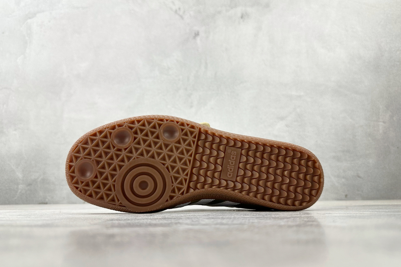 adidas originals Samba Jane 金色 IH6599-莆田鞋,莆田鞋货源,高仿鞋,高仿鞋货源,安福档口,莆田高仿鞋,莆田鞋批发,高仿鞋批发,莆田高仿运动鞋,高仿运动鞋,莆田运动鞋 adidas originals Samba Jane 金色 IH6599