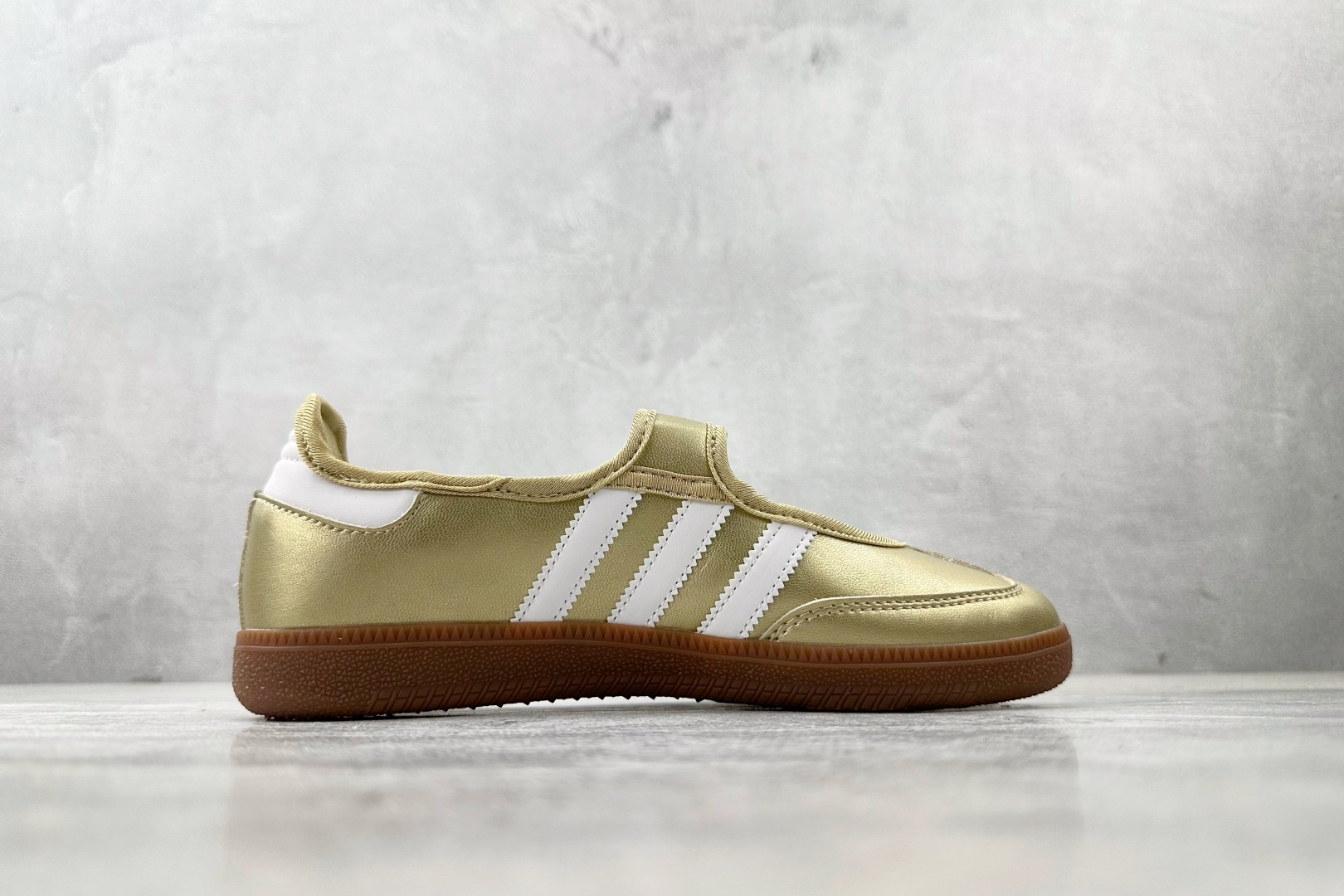 adidas originals Samba Jane 金色 IH6599-莆田鞋,莆田鞋货源,高仿鞋,高仿鞋货源,安福档口,莆田高仿鞋,莆田鞋批发,高仿鞋批发,莆田高仿运动鞋,高仿运动鞋,莆田运动鞋 adidas originals Samba Jane 金色 IH6599