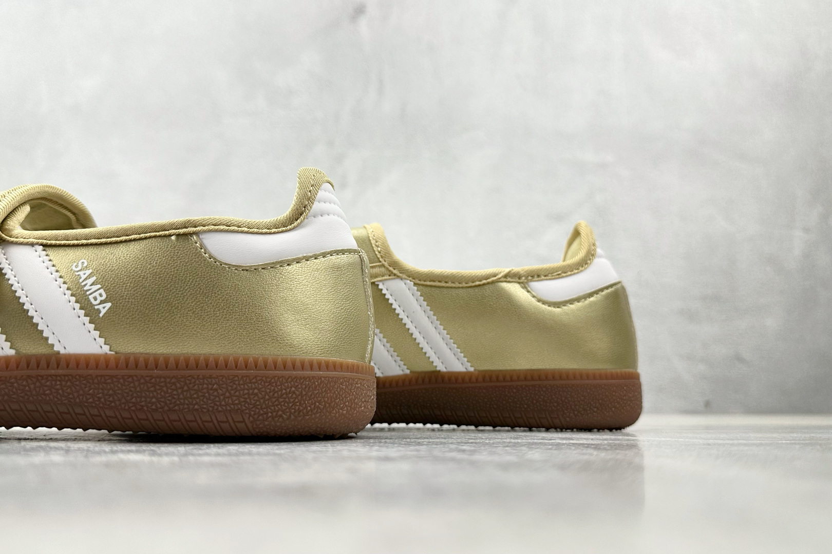 adidas originals Samba Jane 金色 IH6599-莆田鞋,莆田鞋货源,高仿鞋,高仿鞋货源,安福档口,莆田高仿鞋,莆田鞋批发,高仿鞋批发,莆田高仿运动鞋,高仿运动鞋,莆田运动鞋 adidas originals Samba Jane 金色 IH6599