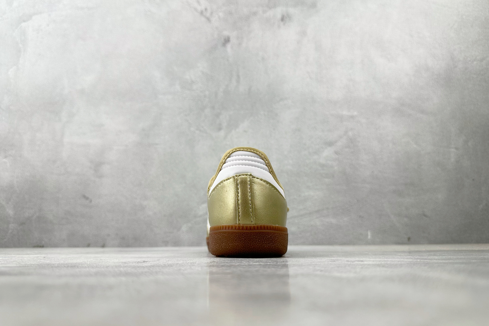 adidas originals Samba Jane 金色 IH6599-莆田鞋,莆田鞋货源,高仿鞋,高仿鞋货源,安福档口,莆田高仿鞋,莆田鞋批发,高仿鞋批发,莆田高仿运动鞋,高仿运动鞋,莆田运动鞋 adidas originals Samba Jane 金色 IH6599