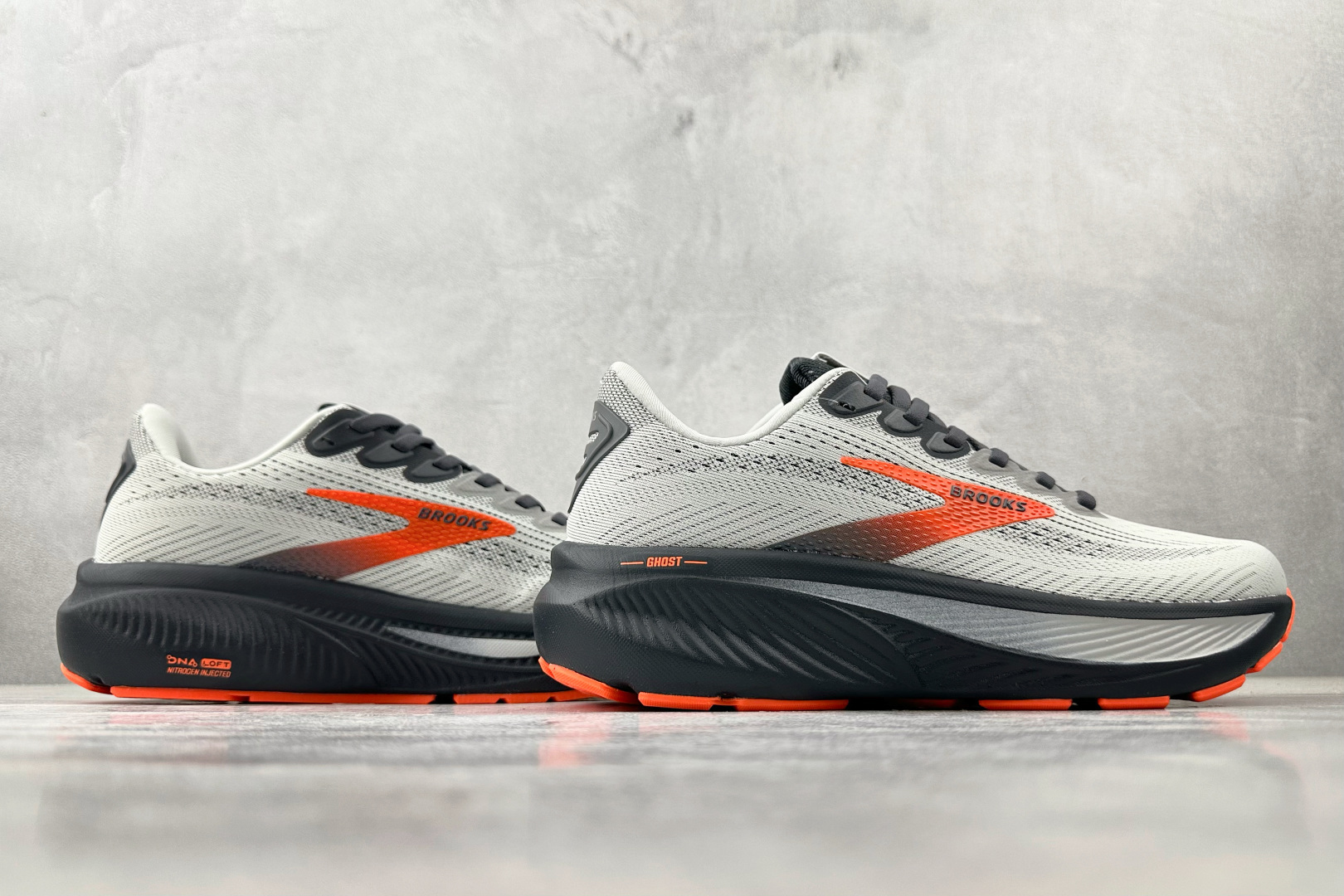 210 Brooks布鲁克斯 Gho 17 灰色 110442-048