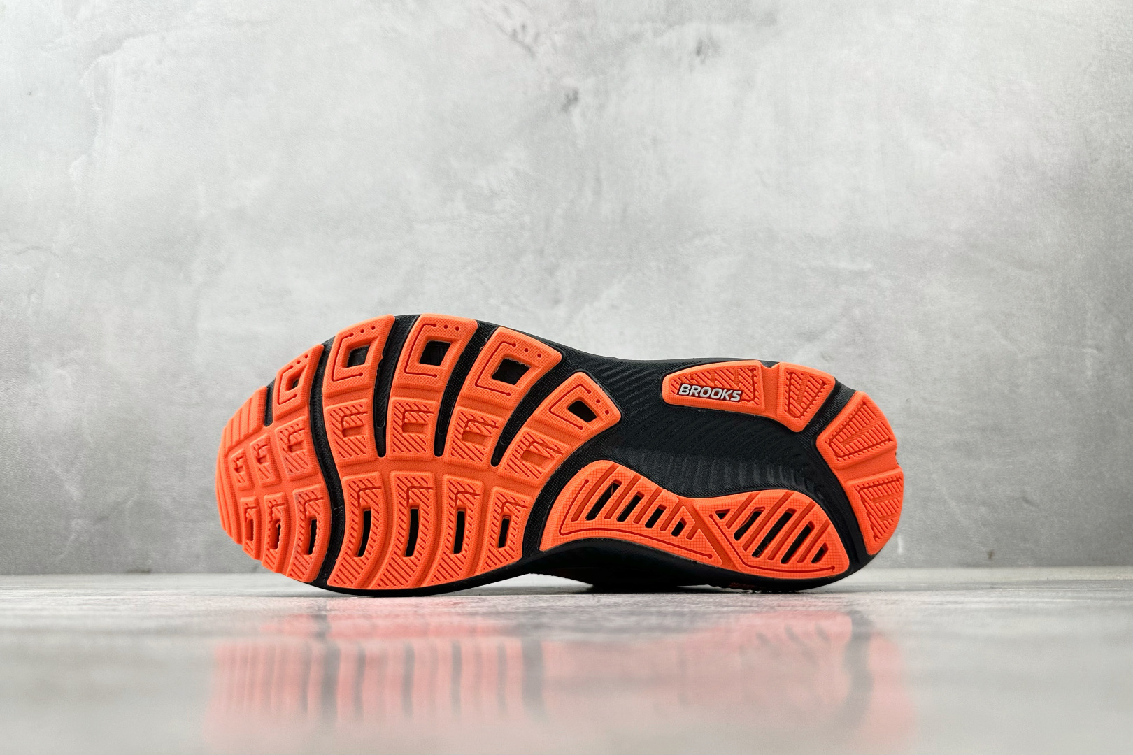 210 Brooks布鲁克斯 Gho 17 灰色 110442-048