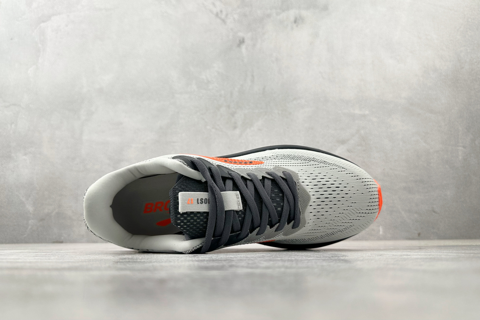 210 Brooks布鲁克斯 Gho 17 灰色 110442-048