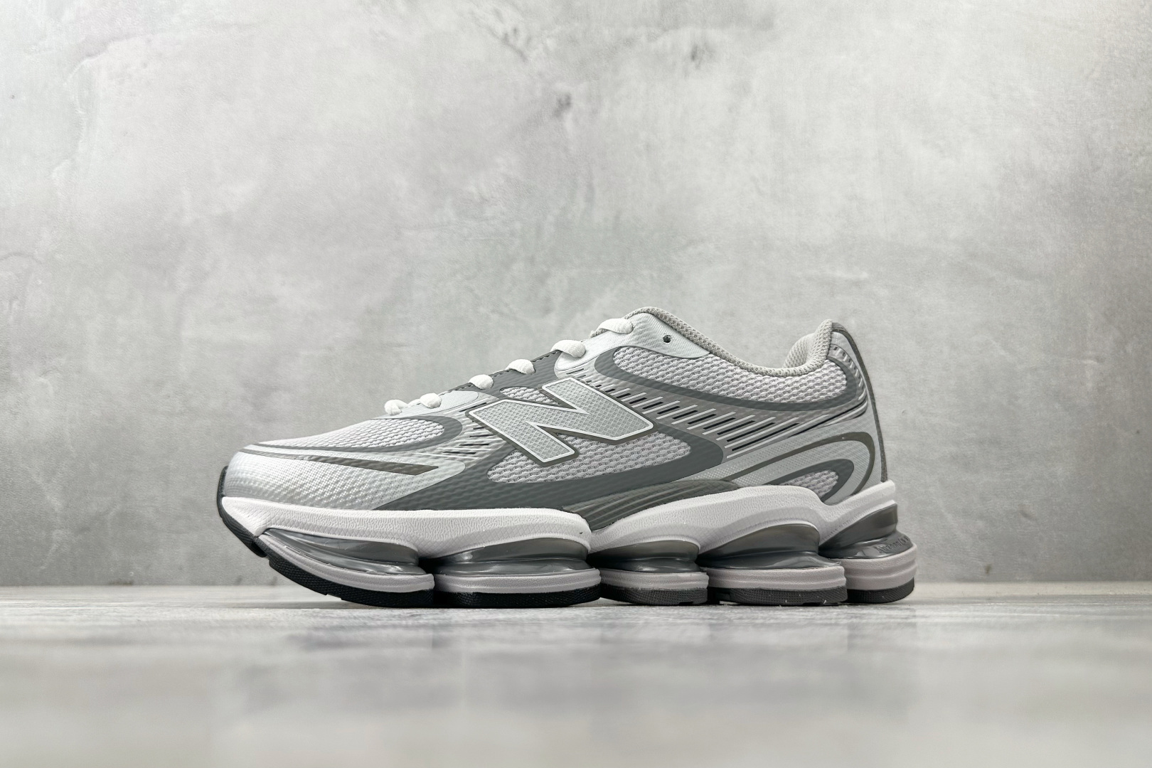 C 版 
大厂出品 New Balance NB 2000 灰白

货号：U2000DSM
尺码：36 