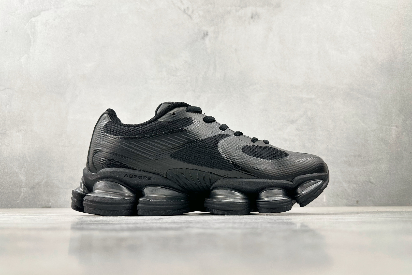 C 版 
大厂出品 New Balance NB 2000 黑色

货号：U2000FW
尺码：36 3