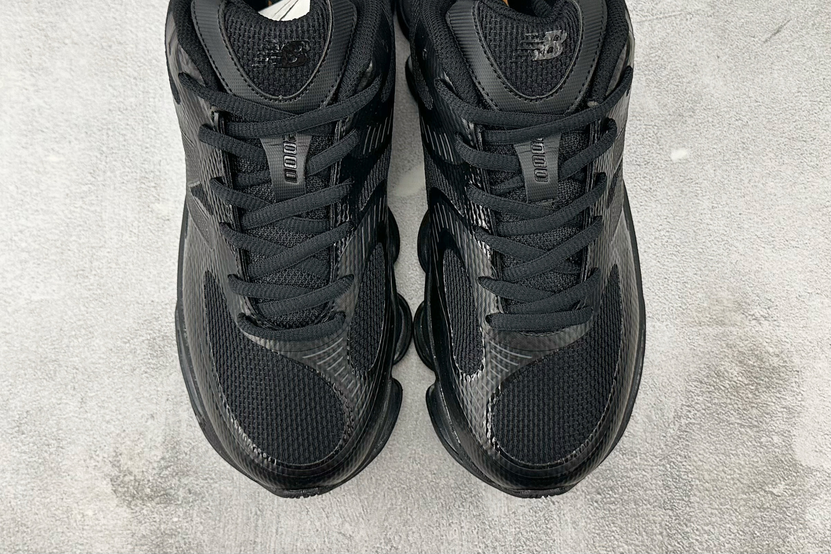C 版 
大厂出品 New Balance NB 2000 黑色

货号：U2000FW
尺码：36 3