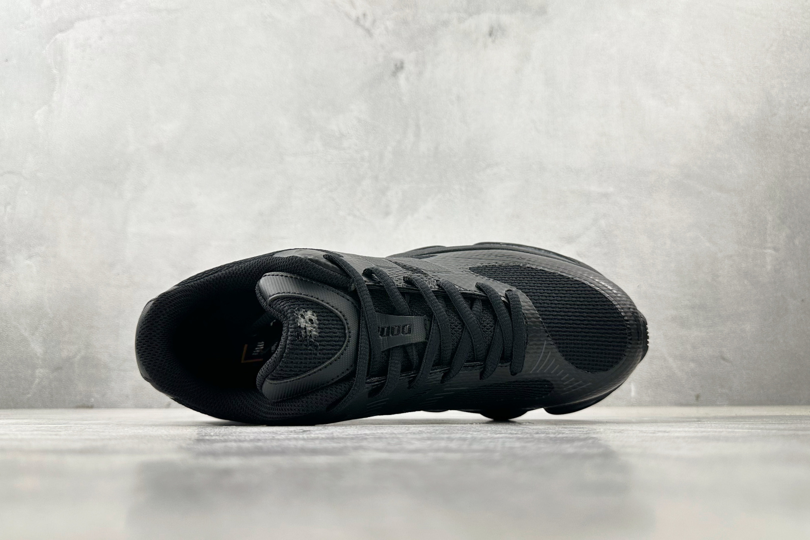 C 版 
大厂出品 New Balance NB 2000 黑色

货号：U2000FW
尺码：36 3