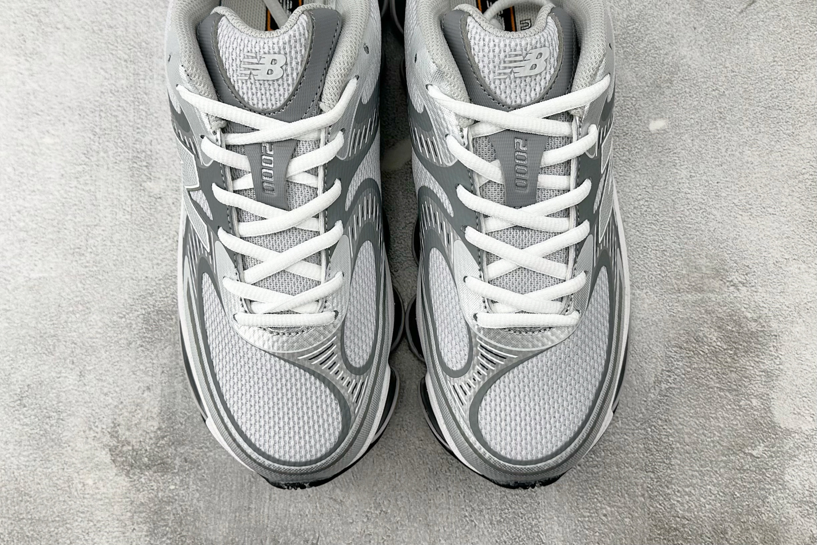 C 版 
大厂出品 New Balance NB 2000 灰白

货号：U2000DSM
尺码：36 