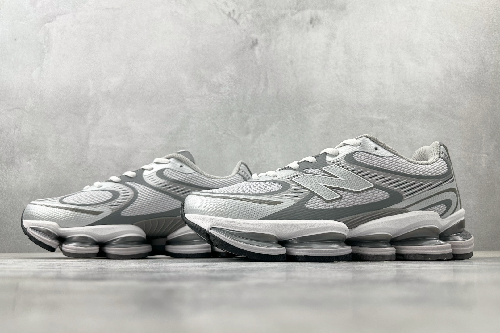 C 版 
大厂出品 New Balance NB 2000 灰白

货号：U2000DSM
尺码：36 