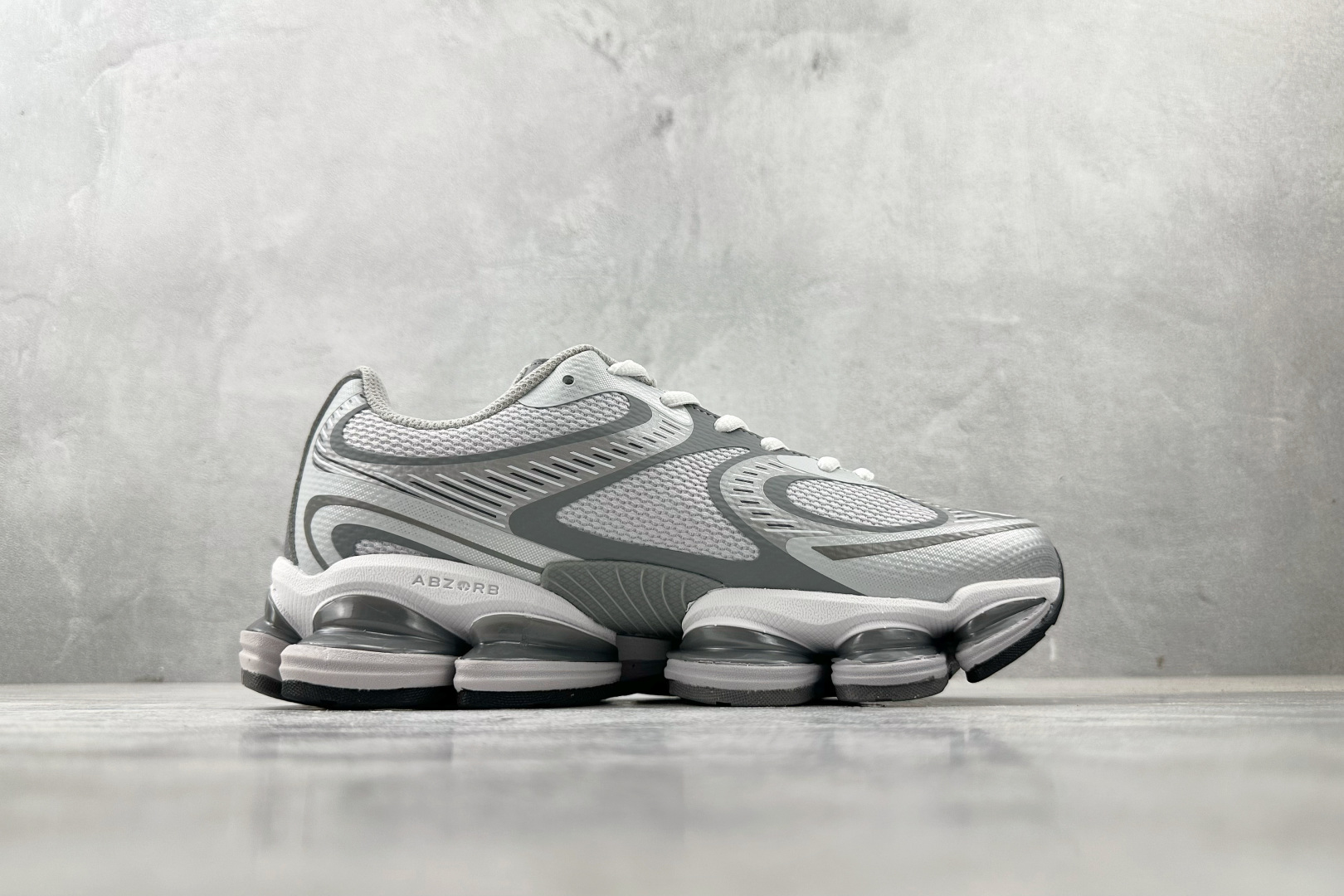 C 版 
大厂出品 New Balance NB 2000 灰白

货号：U2000DSM
尺码：36 