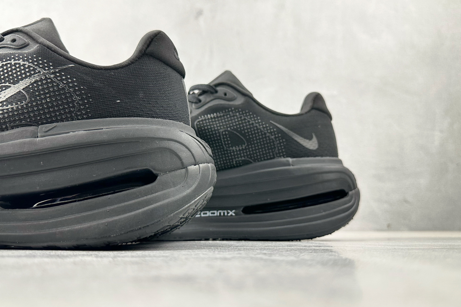 Nike Vomero Vomero Premium 黑色 HQ2050-735