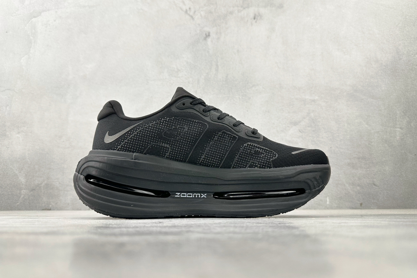 Nike Vomero Vomero Premium 黑色 HQ2050-735