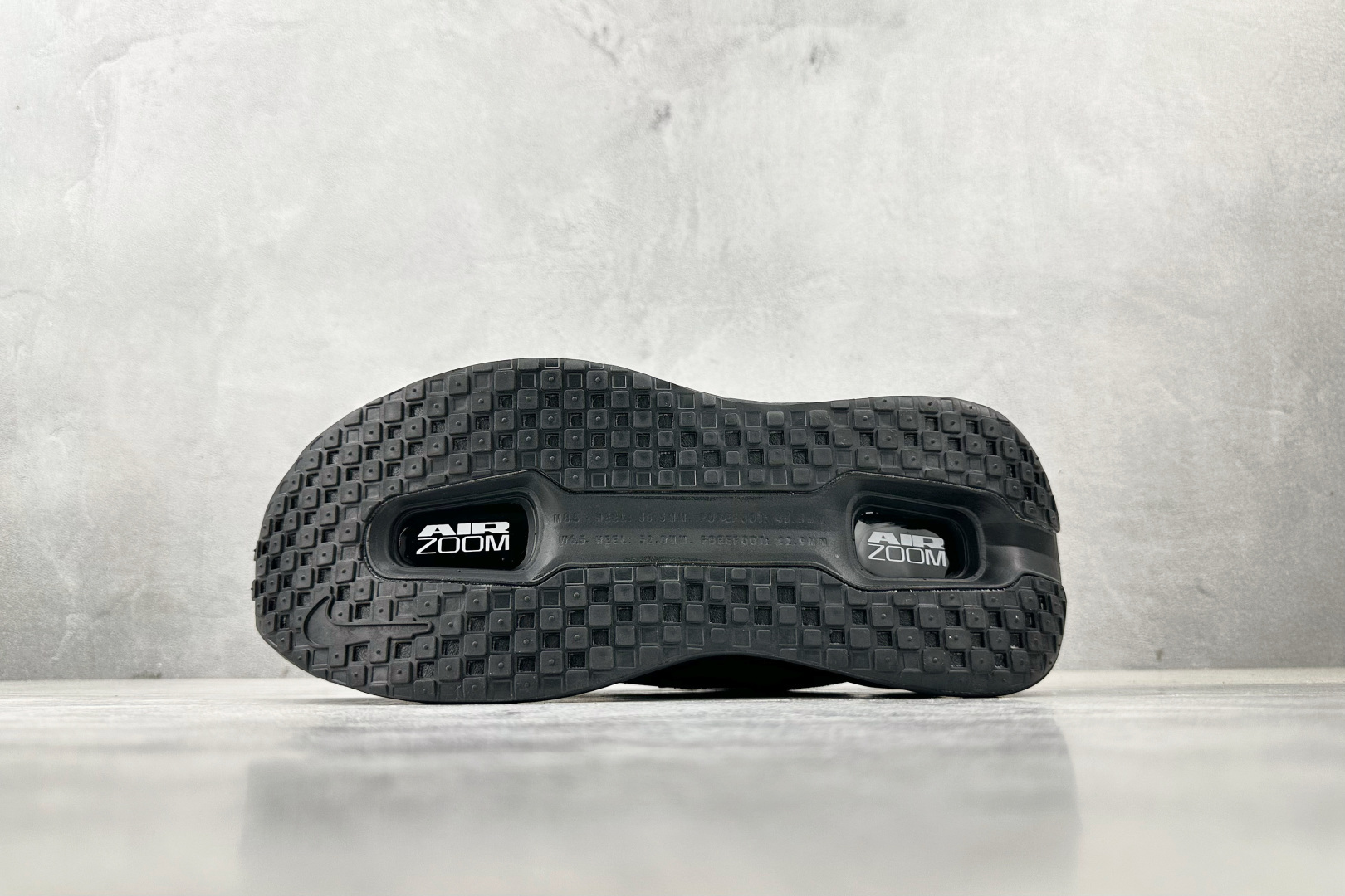 Nike Vomero Vomero Premium 黑色 HQ2050-735