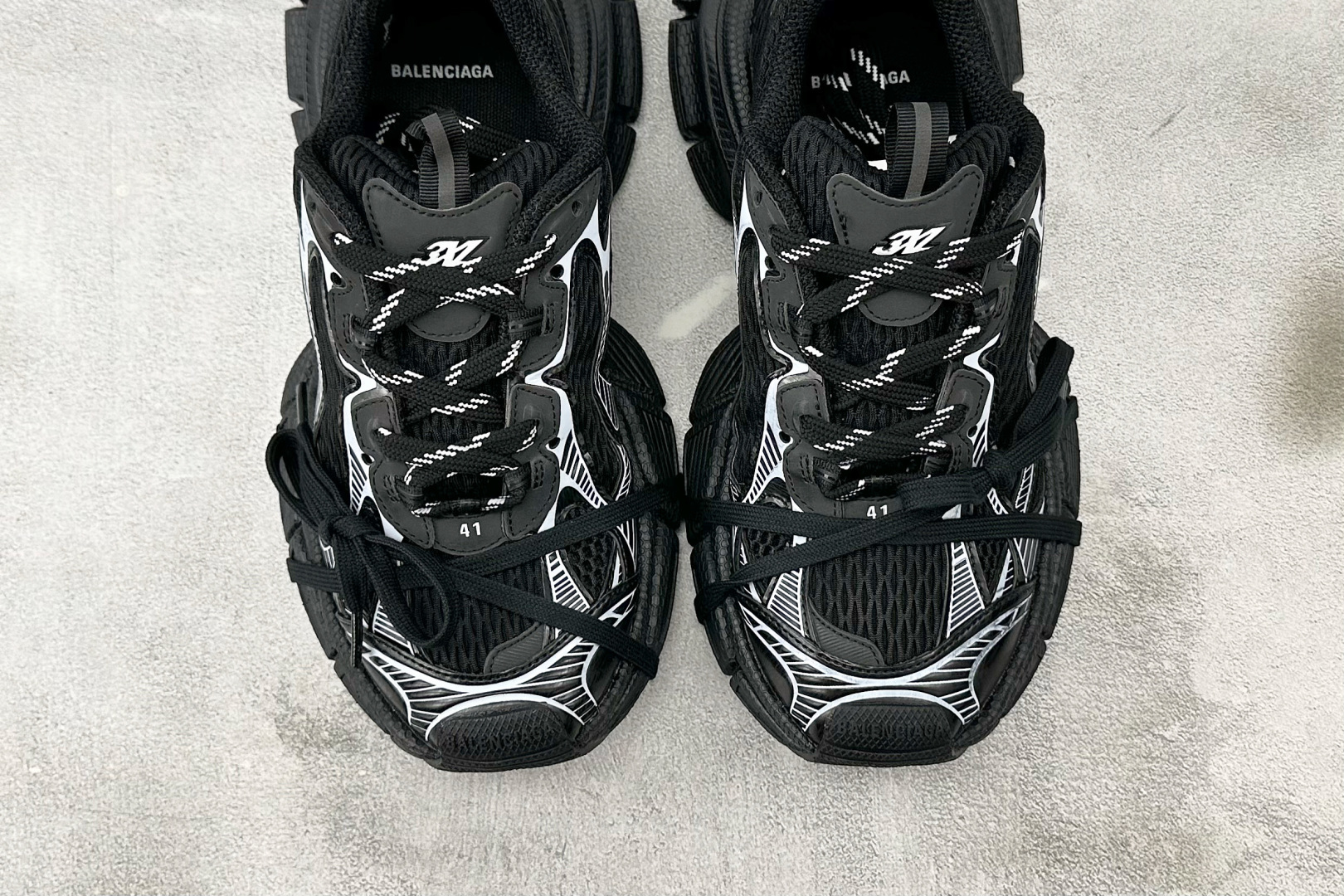 250 Balenciaga巴黎世家 3XL 黑白 734731W3XL1-Chinese UA Cheap High Quatity Brand Clothes Bags handbags Sneakers wholesale wholesaler seller from China Factory suppliers Fashion Clothing Shoes best Quality Beautiful Price 250 Balenciaga巴黎世家 3XL 黑白 734731W3XL1