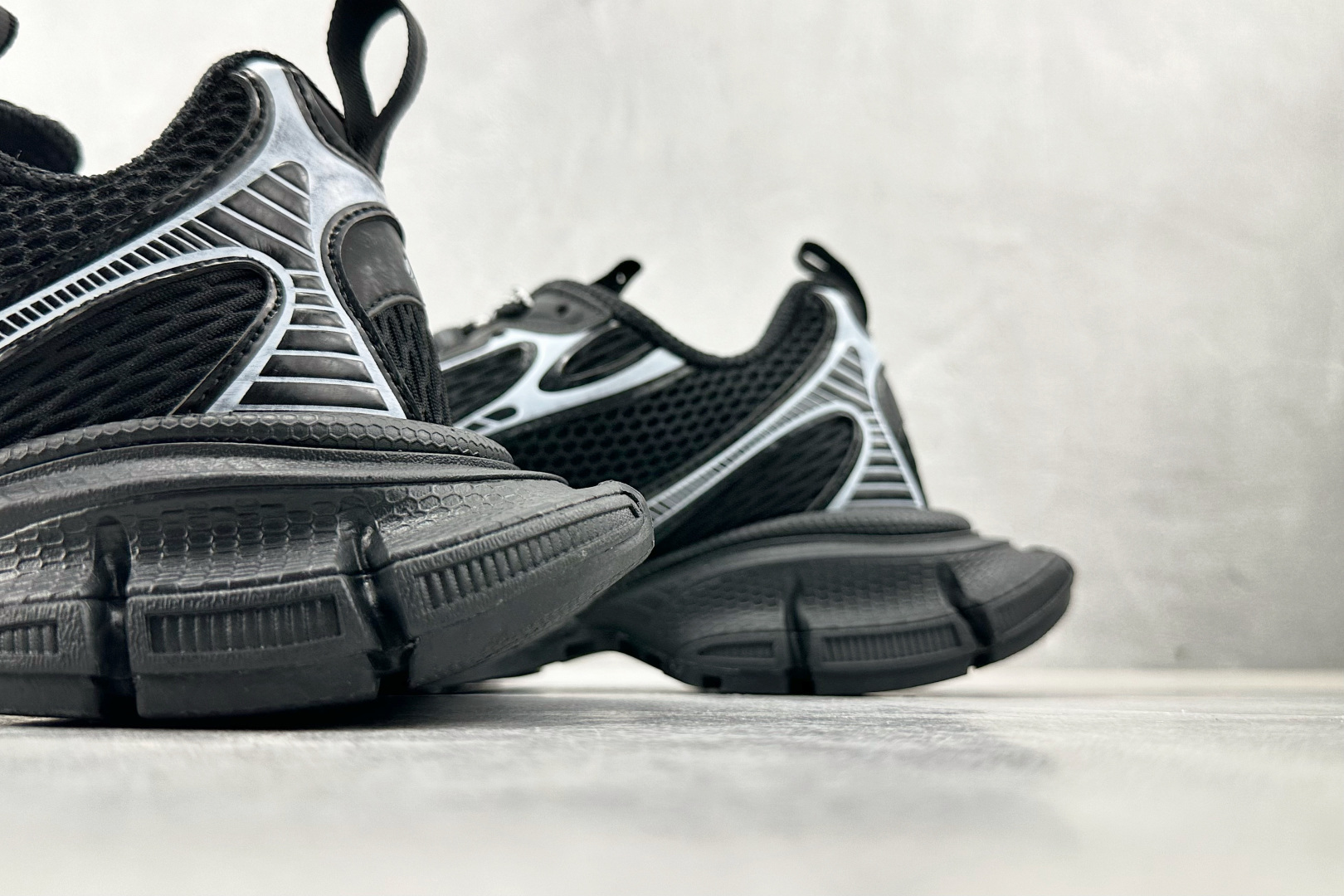 250 Balenciaga巴黎世家 3XL 黑白 734731W3XL1-Chinese UA Cheap High Quatity Brand Clothes Bags handbags Sneakers wholesale wholesaler seller from China Factory suppliers Fashion Clothing Shoes best Quality Beautiful Price 250 Balenciaga巴黎世家 3XL 黑白 734731W3XL1