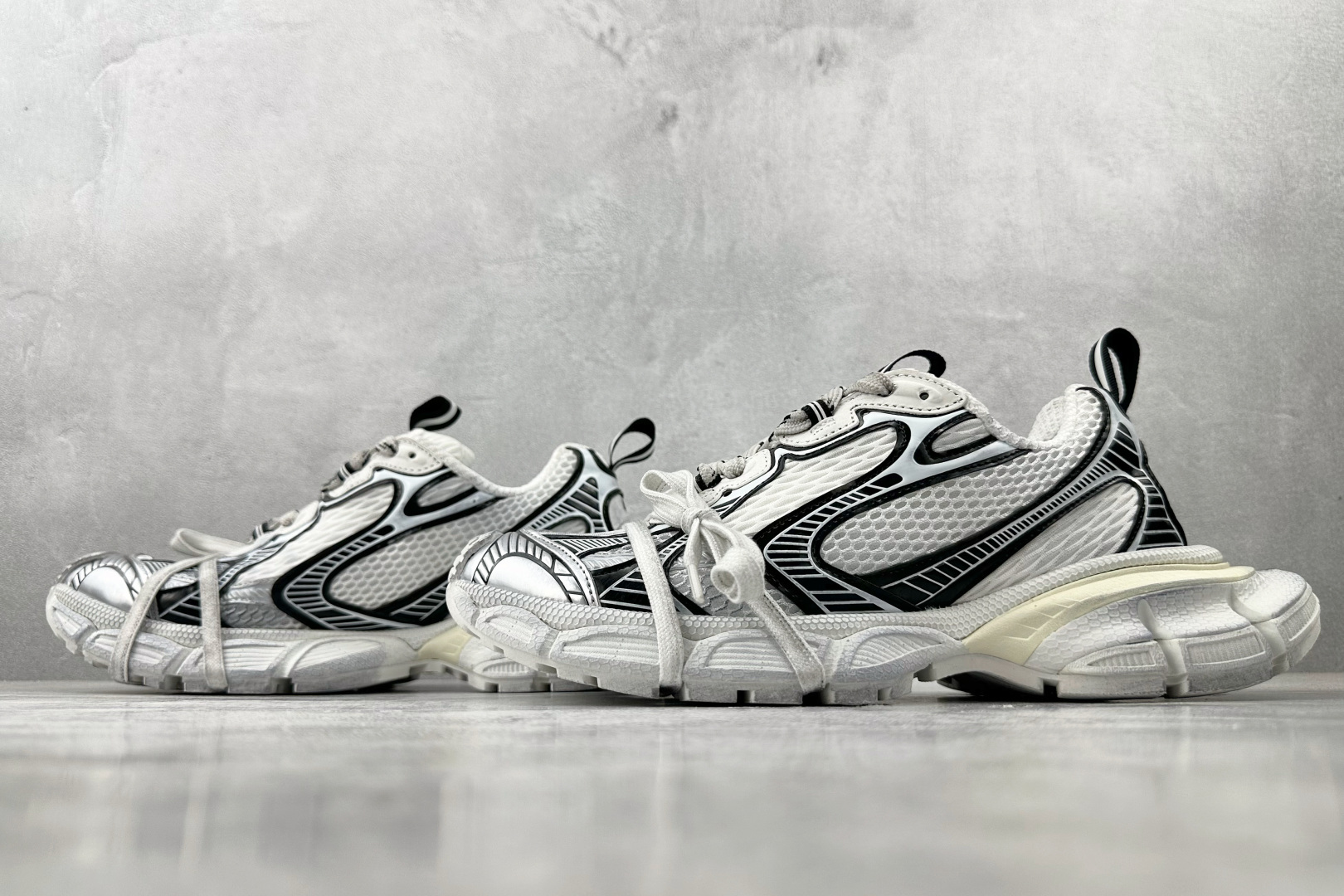 250 Balenciaga巴黎世家 3XL 灰白色 734731W3XL4