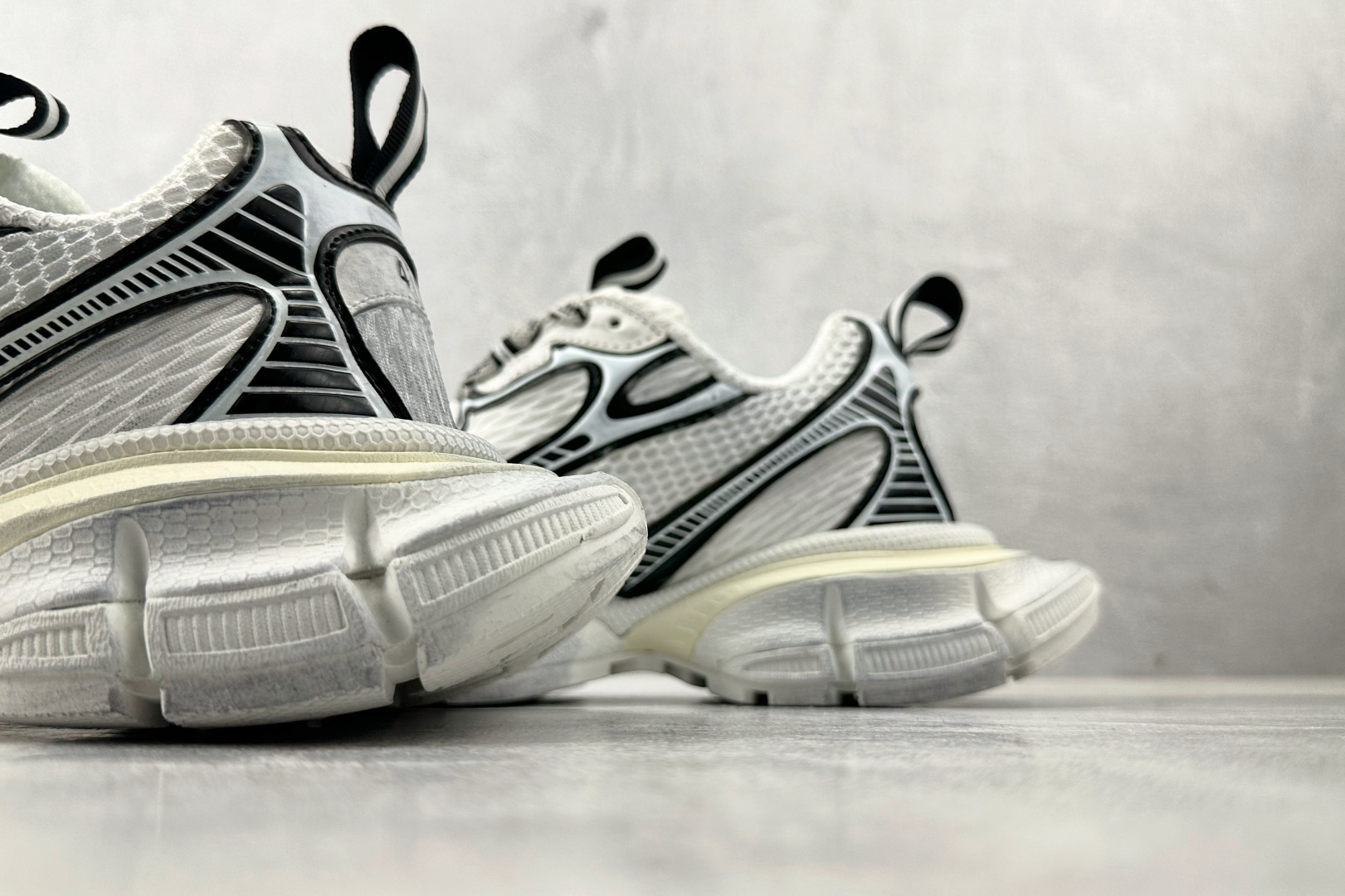 250 Balenciaga巴黎世家 3XL 灰白色 734731W3XL4