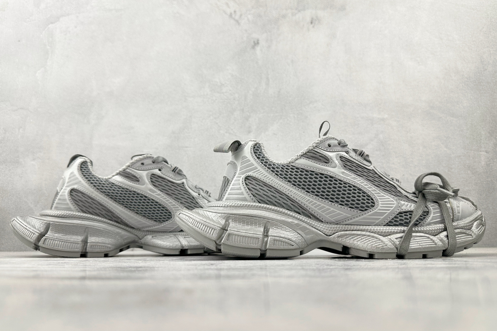 250 Balenciaga巴黎世家 3XL 灰色 734734W3XLR