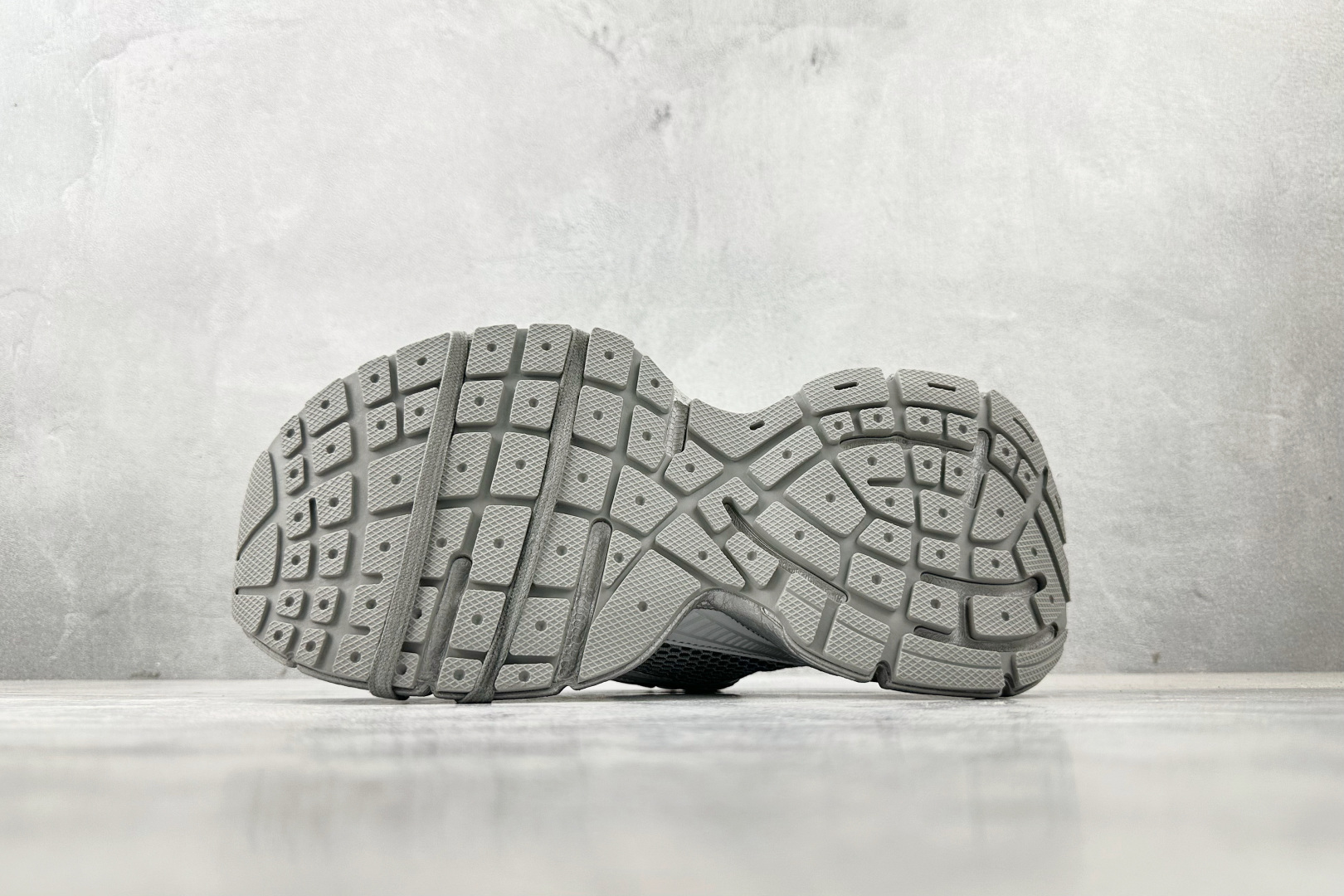 250 Balenciaga巴黎世家 3XL 灰色 734734W3XLR