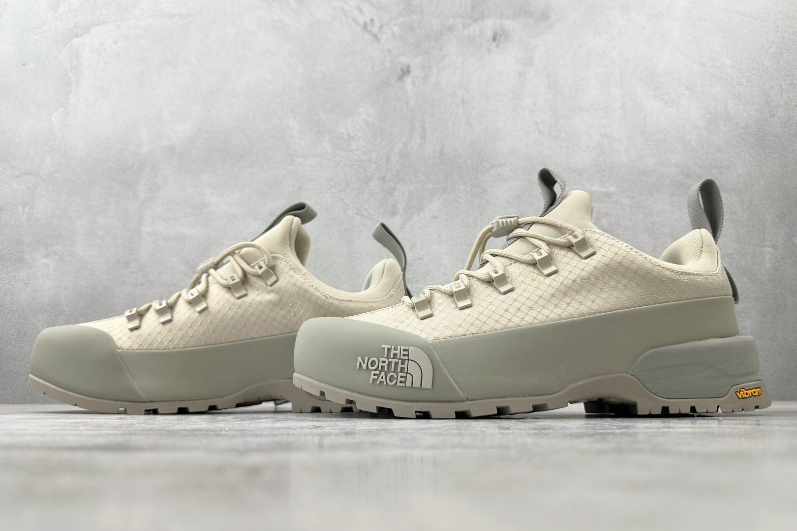 240 北面THE NORTH FACE GLENCLYFFE 灰色 NS94R42K