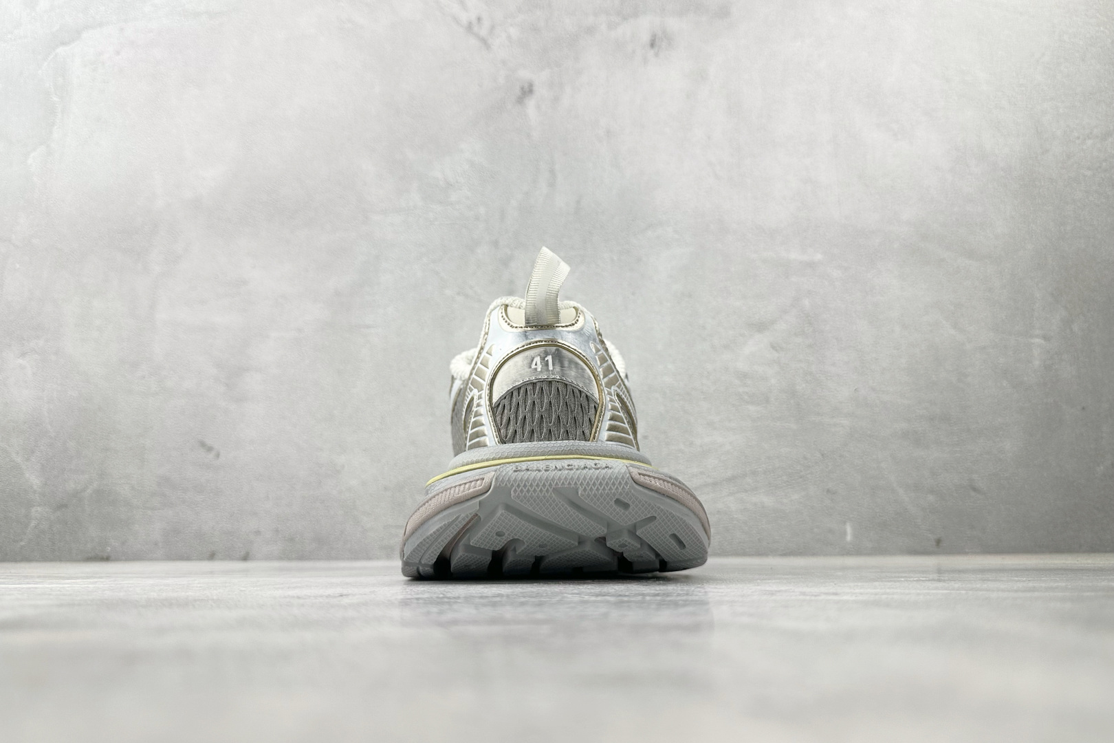 250 Balenciaga巴黎世家 3XL 浅米色 734734W3XL4