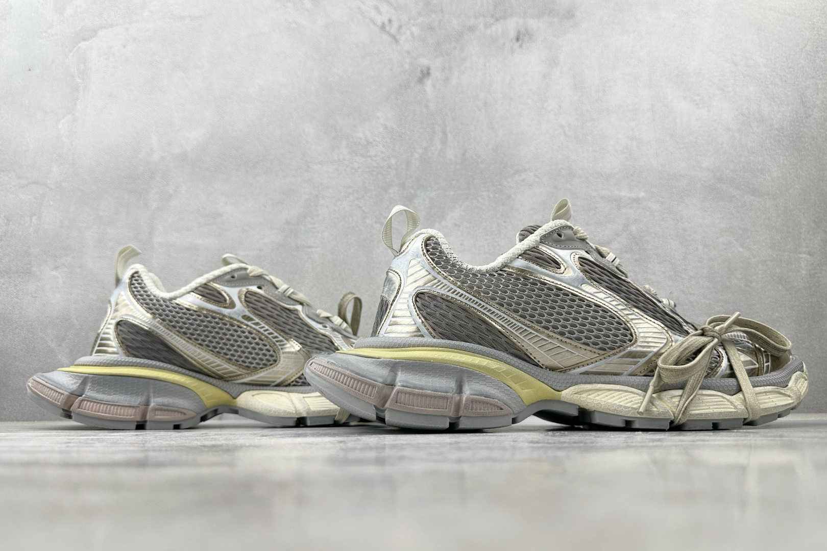 250 Balenciaga巴黎世家 3XL 浅米色 734734W3XL4