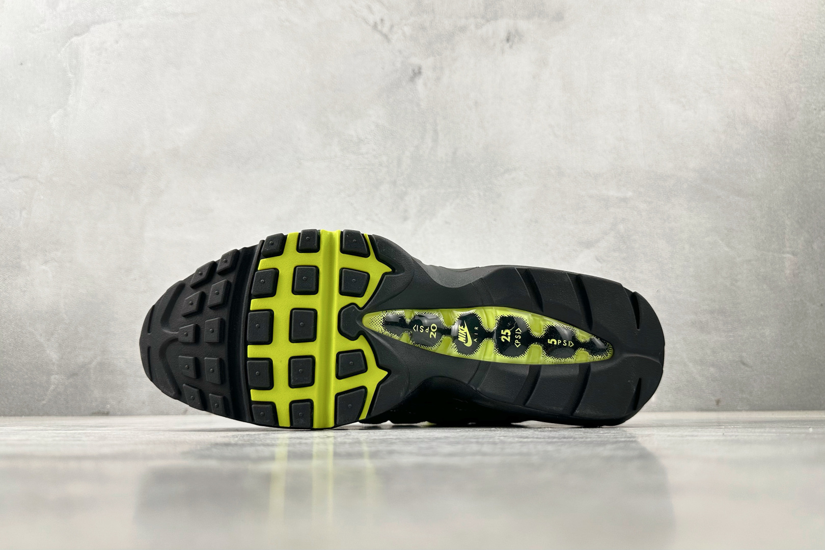 顶级 完美复刻 Nike Air 95 黑绿 747137-170