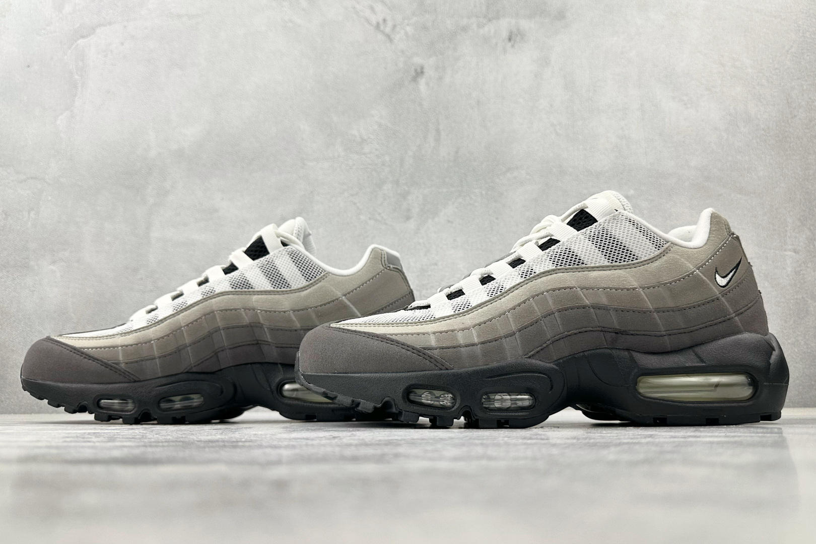 顶级 完美复刻 Nike Air 95 黑灰 HJ5996-002-莆田鞋,莆田鞋货源,高仿鞋,高仿鞋货源,安福档口,莆田高仿鞋,莆田鞋批发,高仿鞋批发,莆田高仿运动鞋,高仿运动鞋,莆田运动鞋 顶级 完美复刻 Nike Air 95 黑灰 HJ5996-002