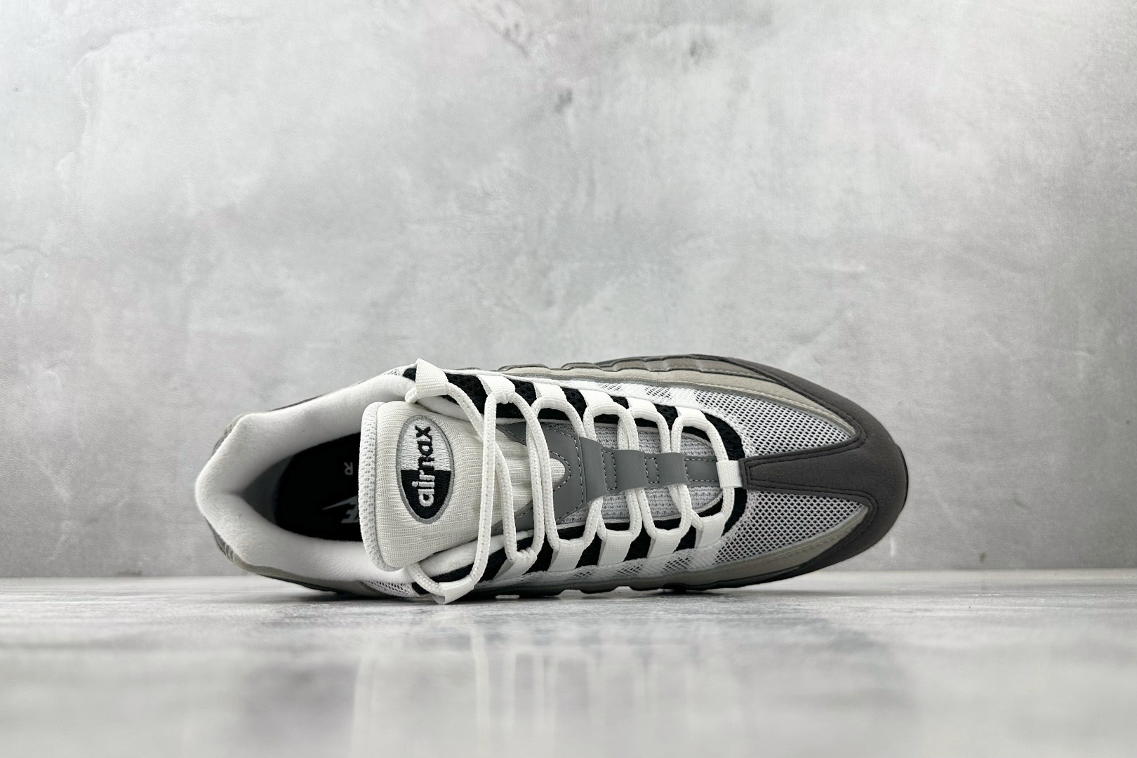 顶级 完美复刻 Nike Air 95 黑灰 HJ5996-002-莆田鞋,莆田鞋货源,高仿鞋,高仿鞋货源,安福档口,莆田高仿鞋,莆田鞋批发,高仿鞋批发,莆田高仿运动鞋,高仿运动鞋,莆田运动鞋 顶级 完美复刻 Nike Air 95 黑灰 HJ5996-002