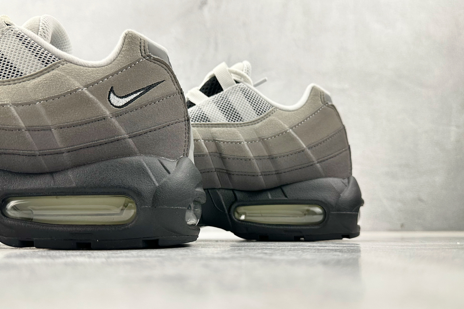 顶级 完美复刻 Nike Air 95 黑灰 HJ5996-002-莆田鞋,莆田鞋货源,高仿鞋,高仿鞋货源,安福档口,莆田高仿鞋,莆田鞋批发,高仿鞋批发,莆田高仿运动鞋,高仿运动鞋,莆田运动鞋 顶级 完美复刻 Nike Air 95 黑灰 HJ5996-002