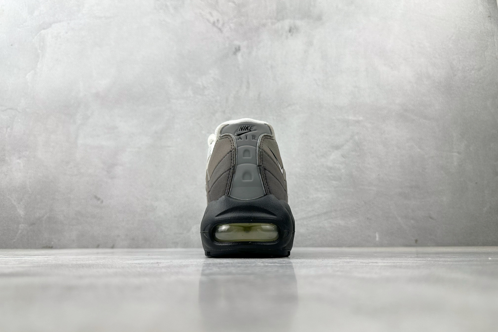 顶级 完美复刻 Nike Air 95 黑灰 HJ5996-002-莆田鞋,莆田鞋货源,高仿鞋,高仿鞋货源,安福档口,莆田高仿鞋,莆田鞋批发,高仿鞋批发,莆田高仿运动鞋,高仿运动鞋,莆田运动鞋 顶级 完美复刻 Nike Air 95 黑灰 HJ5996-002