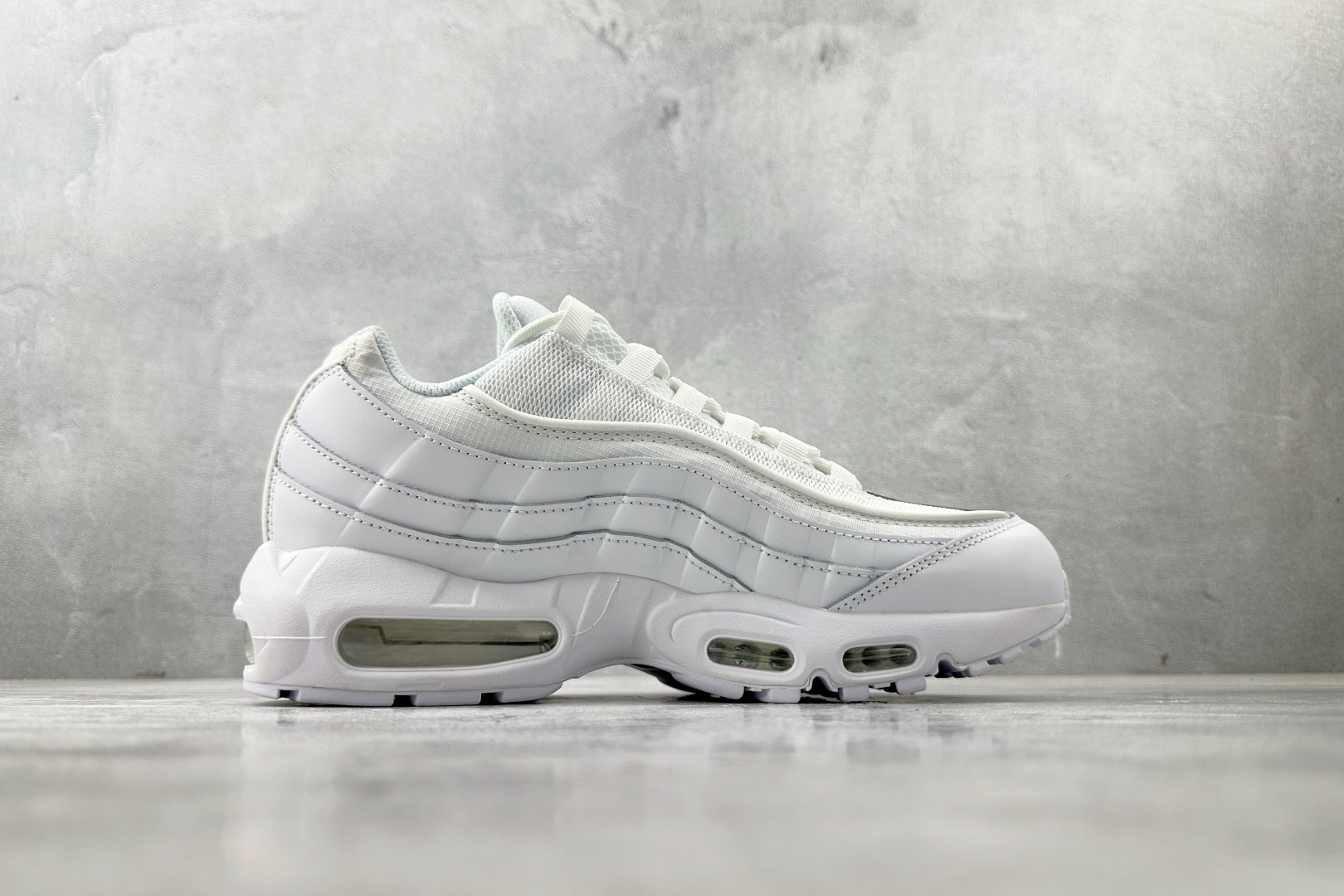 顶级 完美复刻 Nike Air 95 白 DH8015-100-莆田鞋,莆田鞋货源,高仿鞋,高仿鞋货源,安福档口,莆田高仿鞋,莆田鞋批发,高仿鞋批发,莆田高仿运动鞋,高仿运动鞋,莆田运动鞋 顶级 完美复刻 Nike Air 95 白 DH8015-100