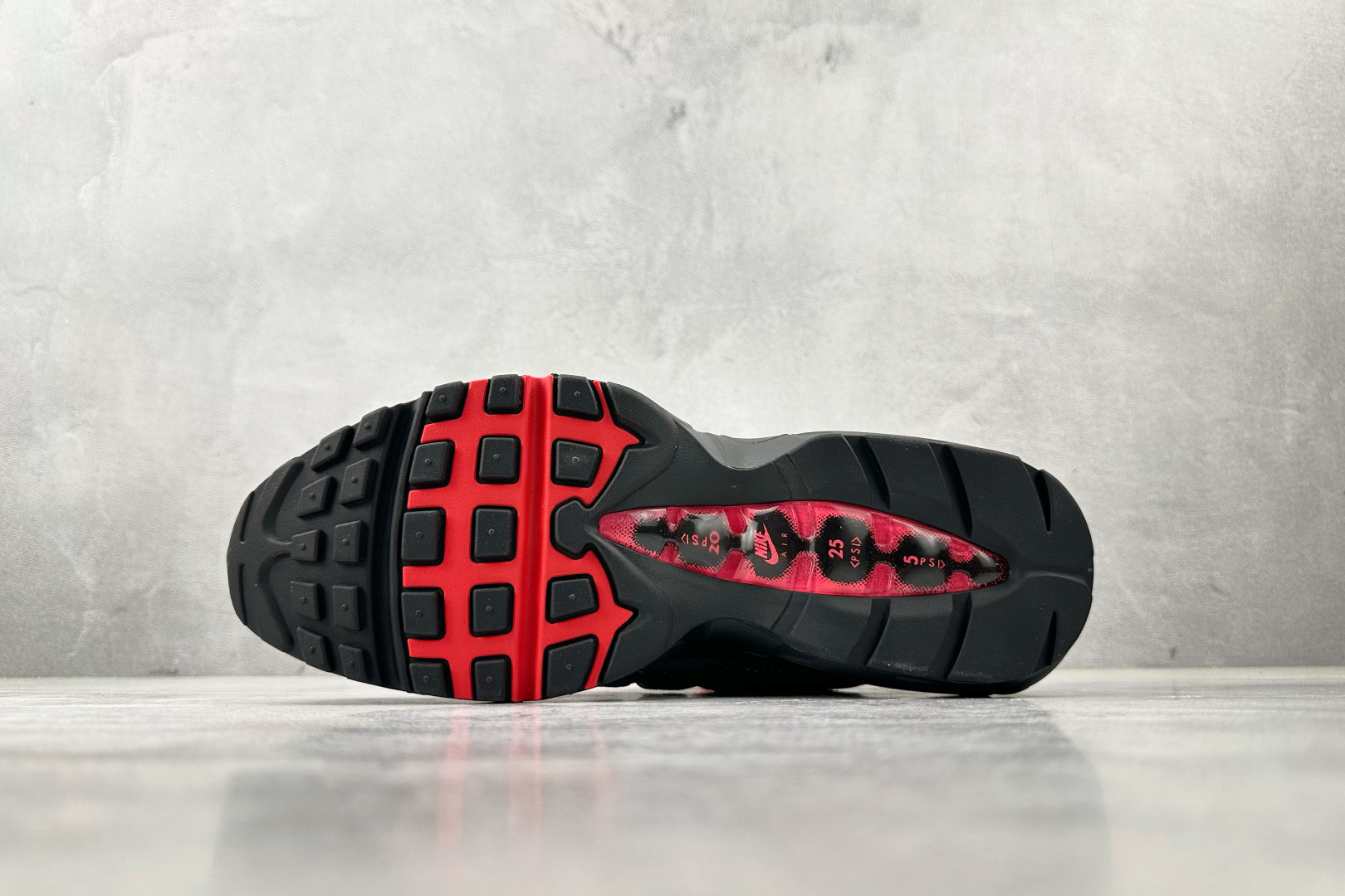 顶级 完美复刻 Nike Air 95 黑白红 AT2865-100-莆田鞋,莆田鞋货源,高仿鞋,高仿鞋货源,安福档口,莆田高仿鞋,莆田鞋批发,高仿鞋批发,莆田高仿运动鞋,高仿运动鞋,莆田运动鞋 顶级 完美复刻 Nike Air 95 黑白红 AT2865-100