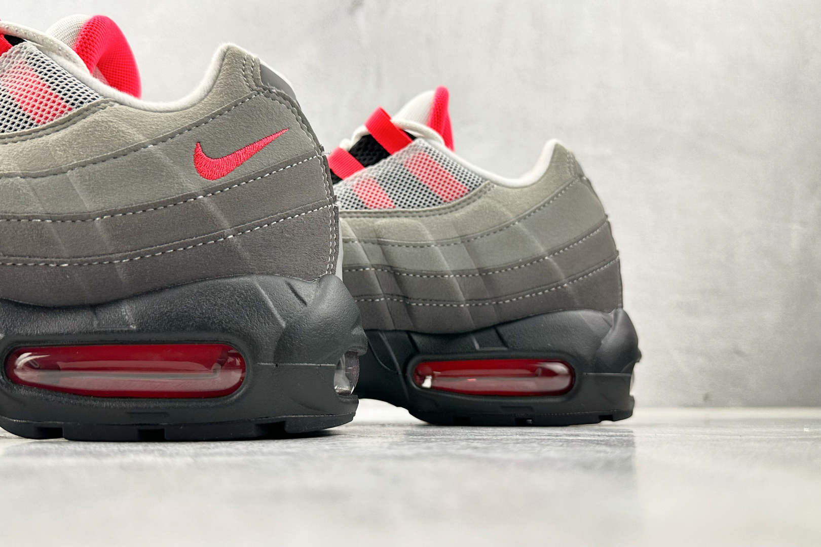 顶级 完美复刻 Nike Air 95 黑白红 AT2865-100-莆田鞋,莆田鞋货源,高仿鞋,高仿鞋货源,安福档口,莆田高仿鞋,莆田鞋批发,高仿鞋批发,莆田高仿运动鞋,高仿运动鞋,莆田运动鞋 顶级 完美复刻 Nike Air 95 黑白红 AT2865-100