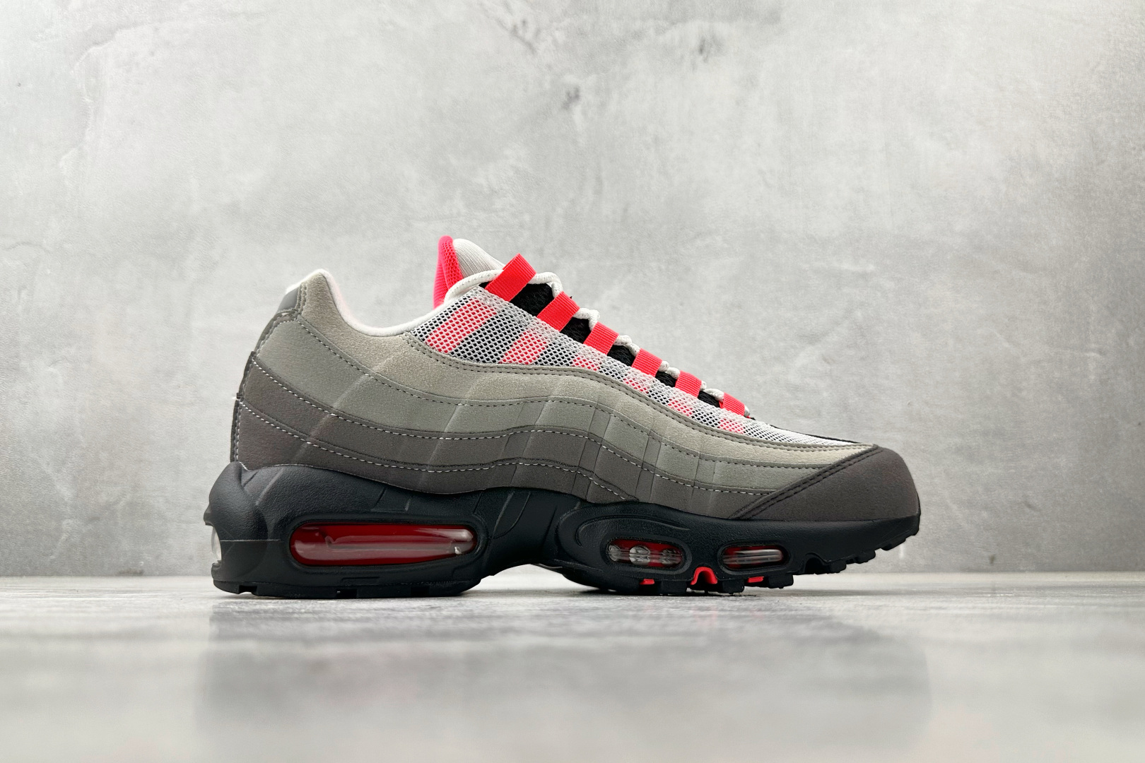 顶级 完美复刻 Nike Air 95 黑白红 AT2865-100-莆田鞋,莆田鞋货源,高仿鞋,高仿鞋货源,安福档口,莆田高仿鞋,莆田鞋批发,高仿鞋批发,莆田高仿运动鞋,高仿运动鞋,莆田运动鞋 顶级 完美复刻 Nike Air 95 黑白红 AT2865-100