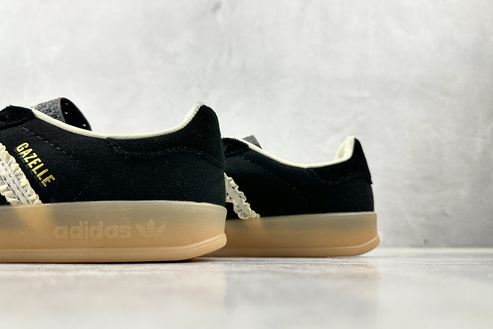 160 出口订单 adidas originals GAZELLE INDOOR 黑色 JS1412-Chinese UA Cheap High Quatity Brand Clothes Bags handbags Sneakers wholesale wholesaler seller from China Factory suppliers Fashion Clothing Shoes best Quality Beautiful Price 160 出口订单 adidas originals GAZELLE INDOOR 黑色 JS1412