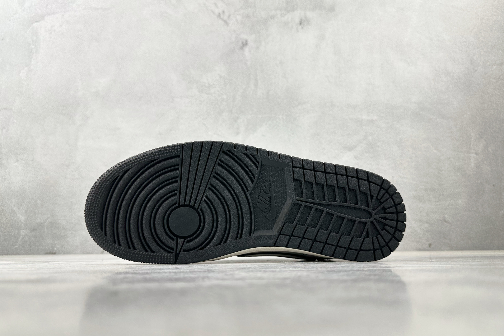 定制 Air Jordan 1 Low ow SP 倒钩 UNDEFEATED 联名 米白黑 DF1845-531