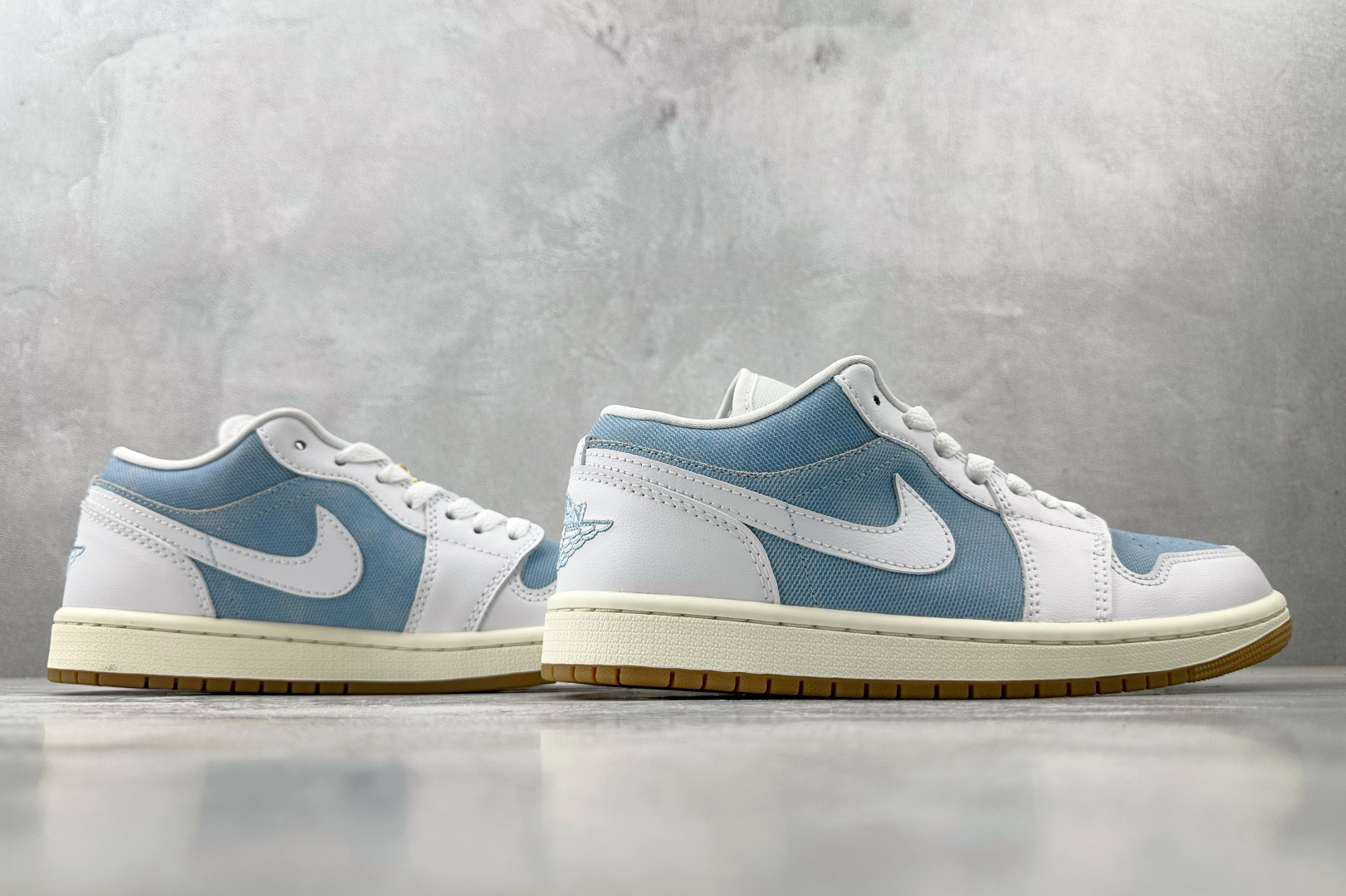 Jordan Air Jordan 1 蓝白色 HQ2004-400-莆田鞋,莆田鞋货源,高仿鞋,高仿鞋货源,安福档口,莆田高仿鞋,莆田鞋批发,高仿鞋批发,莆田高仿运动鞋,高仿运动鞋,莆田运动鞋 Jordan Air Jordan 1 蓝白色 HQ2004-400