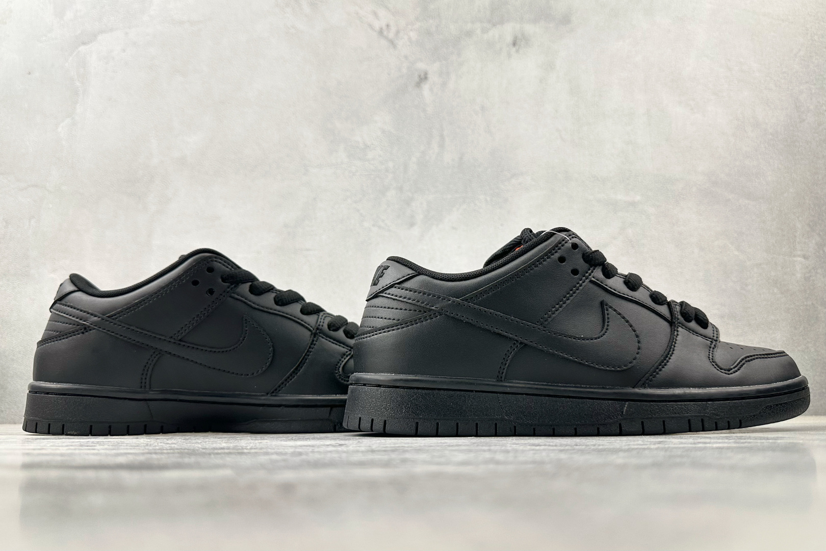 免检版 配色齐全 Nike Dunk SB 黑色 FJ1674-001-莆田鞋,莆田鞋货源,高仿鞋,高仿鞋货源,安福档口,莆田高仿鞋,莆田鞋批发,高仿鞋批发,莆田高仿运动鞋,高仿运动鞋,莆田运动鞋 免检版 配色齐全 Nike Dunk SB 黑色 FJ1674-001