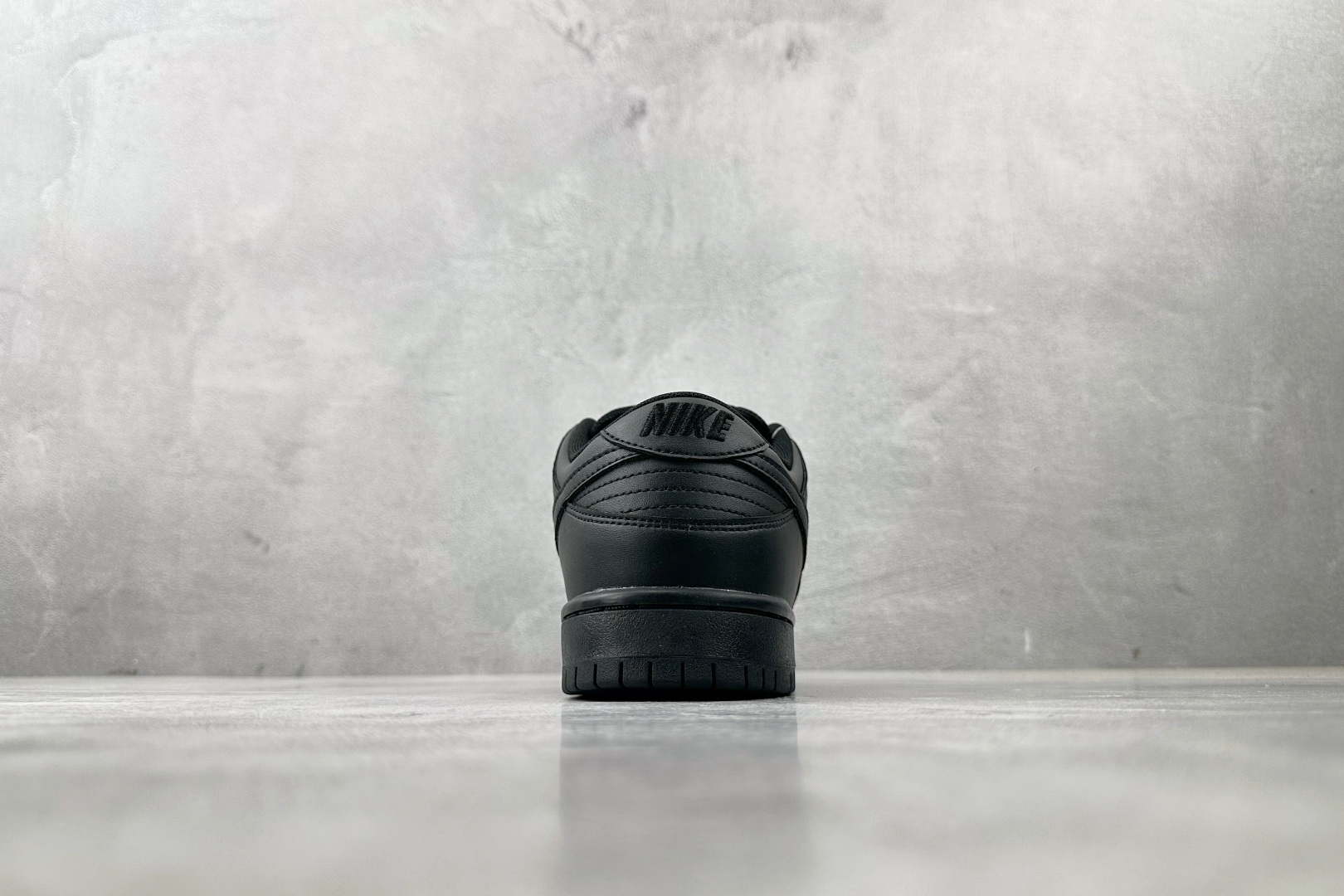 免检版 配色齐全 Nike Dunk SB 黑色 FJ1674-001-莆田鞋,莆田鞋货源,高仿鞋,高仿鞋货源,安福档口,莆田高仿鞋,莆田鞋批发,高仿鞋批发,莆田高仿运动鞋,高仿运动鞋,莆田运动鞋 免检版 配色齐全 Nike Dunk SB 黑色 FJ1674-001