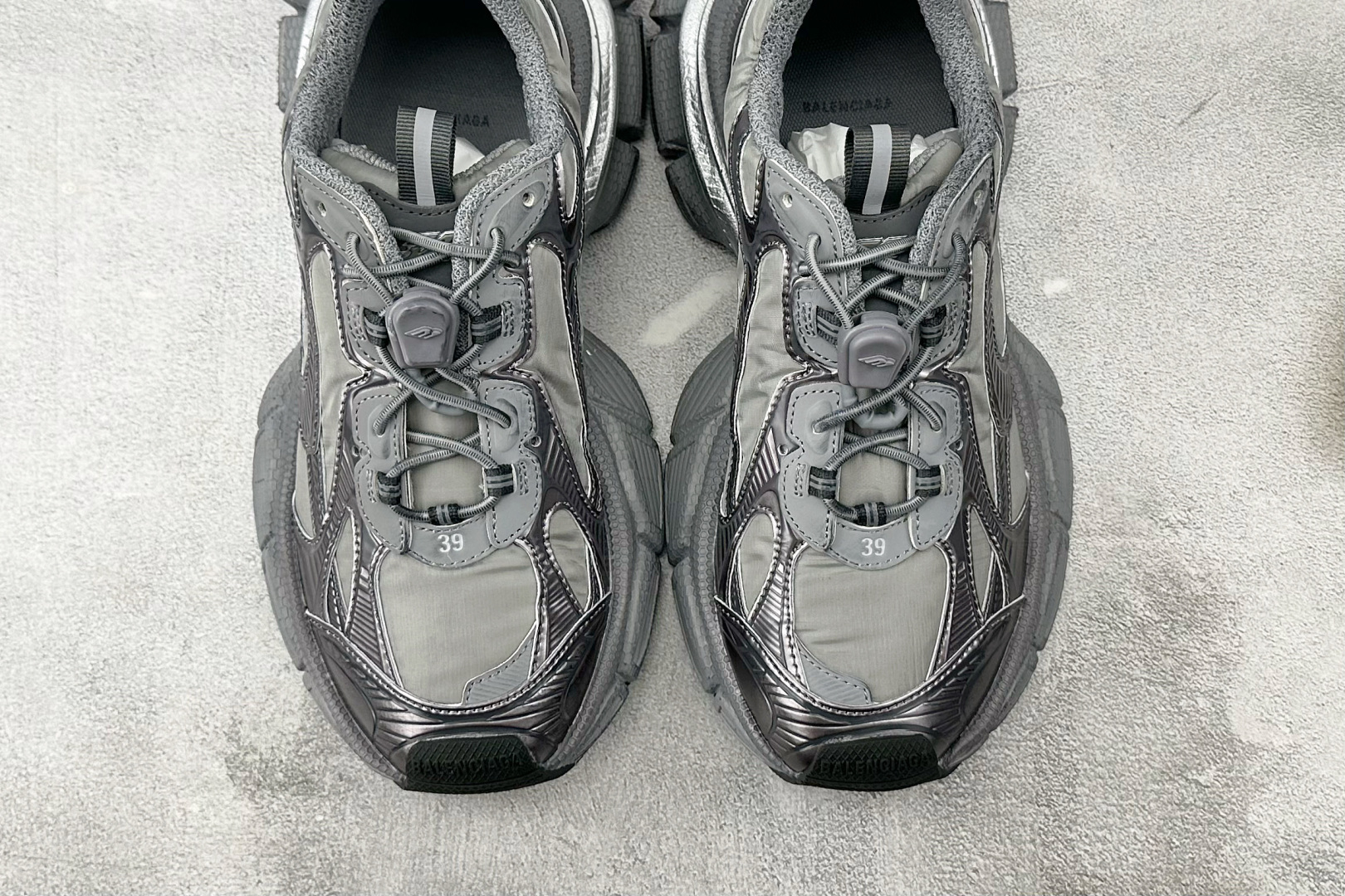 400 代购版 Balenciaga巴黎世家 3XL 灰色 734734W3XNY