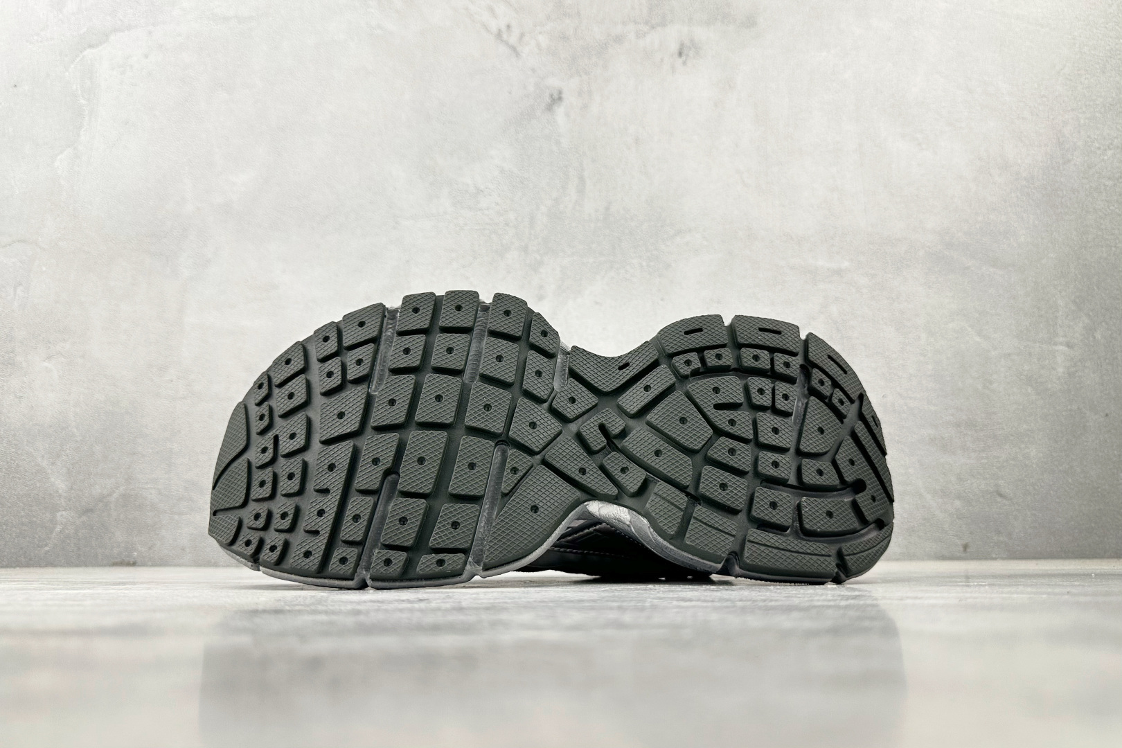 400 代购版 Balenciaga巴黎世家 3XL 灰色 734734W3XNY