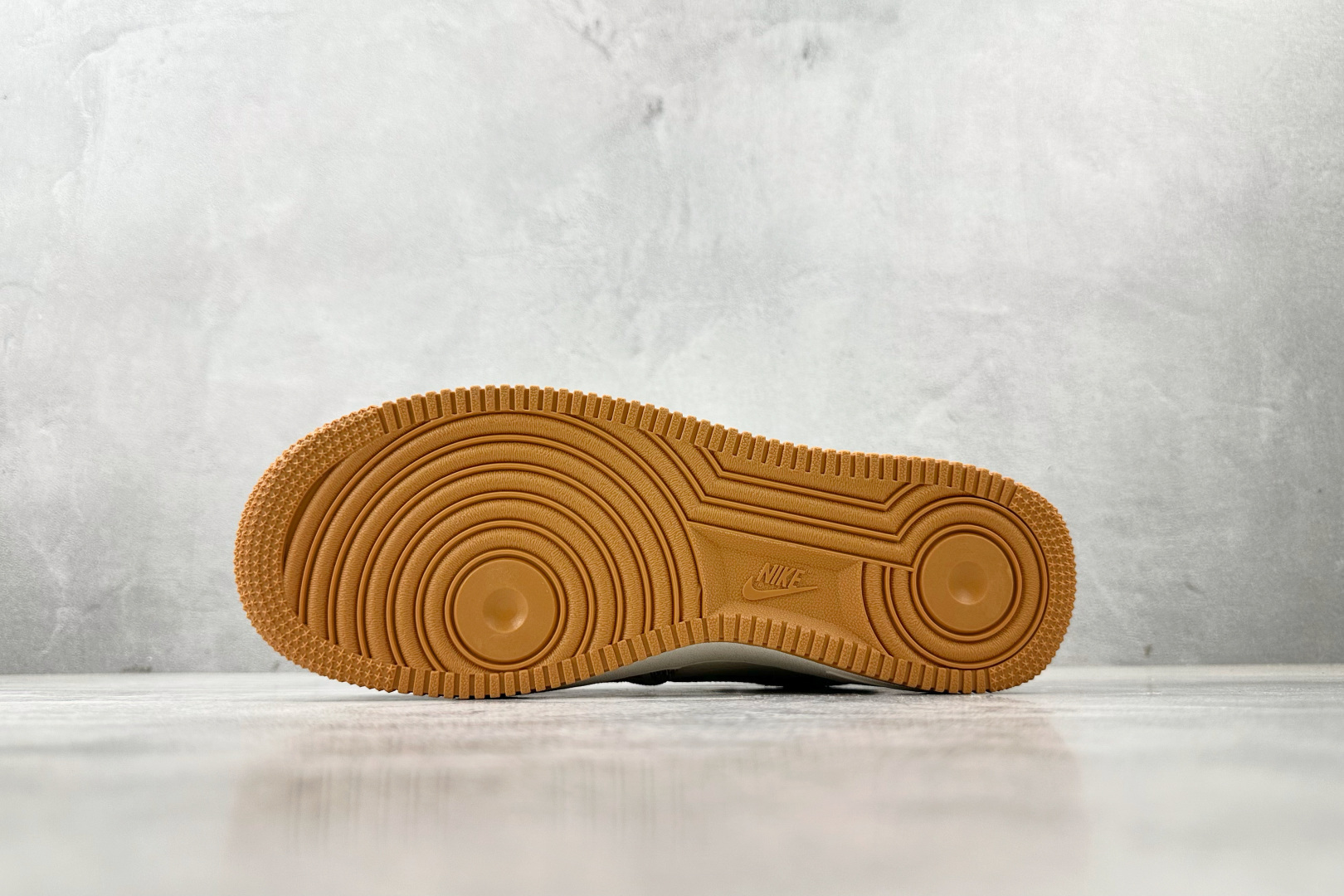 Nike Air Force 1 07 LV 联名 牛仔棕白 DF0188-076-莆田鞋,莆田鞋货源,高仿鞋,高仿鞋货源,安福档口,莆田高仿鞋,莆田鞋批发,高仿鞋批发,莆田高仿运动鞋,高仿运动鞋,莆田运动鞋 Nike Air Force 1 07 LV 联名 牛仔棕白 DF0188-076