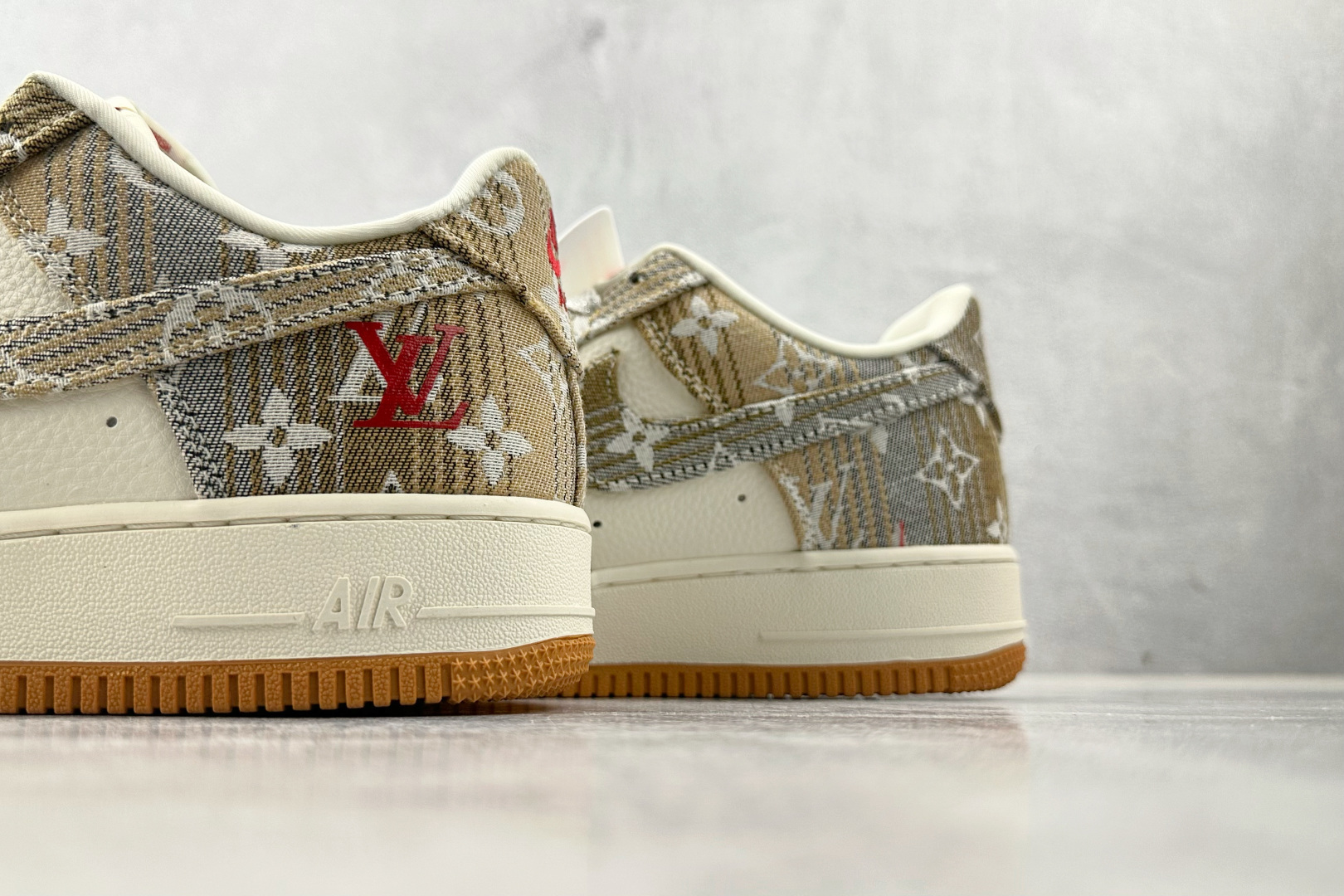 Nike Air Force 1 07 LV 联名 牛仔棕白 DF0188-076-莆田鞋,莆田鞋货源,高仿鞋,高仿鞋货源,安福档口,莆田高仿鞋,莆田鞋批发,高仿鞋批发,莆田高仿运动鞋,高仿运动鞋,莆田运动鞋 Nike Air Force 1 07 LV 联名 牛仔棕白 DF0188-076