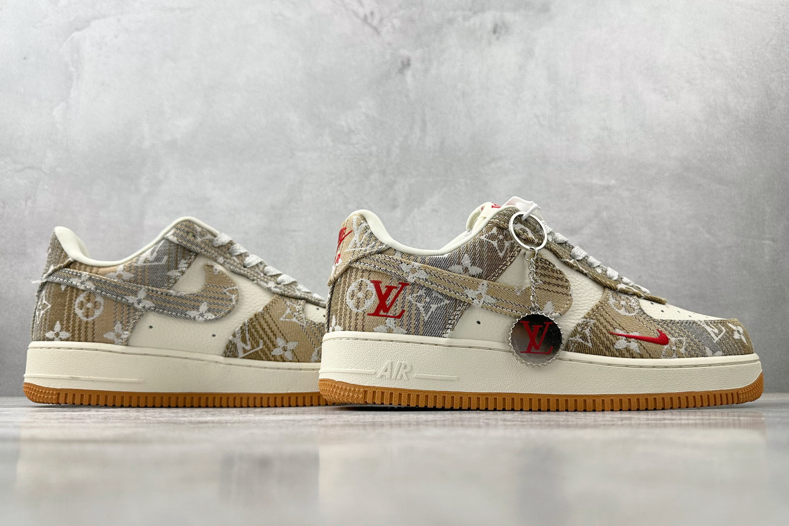 Nike Air Force 1 07 LV 联名 牛仔棕白 DF0188-076-莆田鞋,莆田鞋货源,高仿鞋,高仿鞋货源,安福档口,莆田高仿鞋,莆田鞋批发,高仿鞋批发,莆田高仿运动鞋,高仿运动鞋,莆田运动鞋 Nike Air Force 1 07 LV 联名 牛仔棕白 DF0188-076