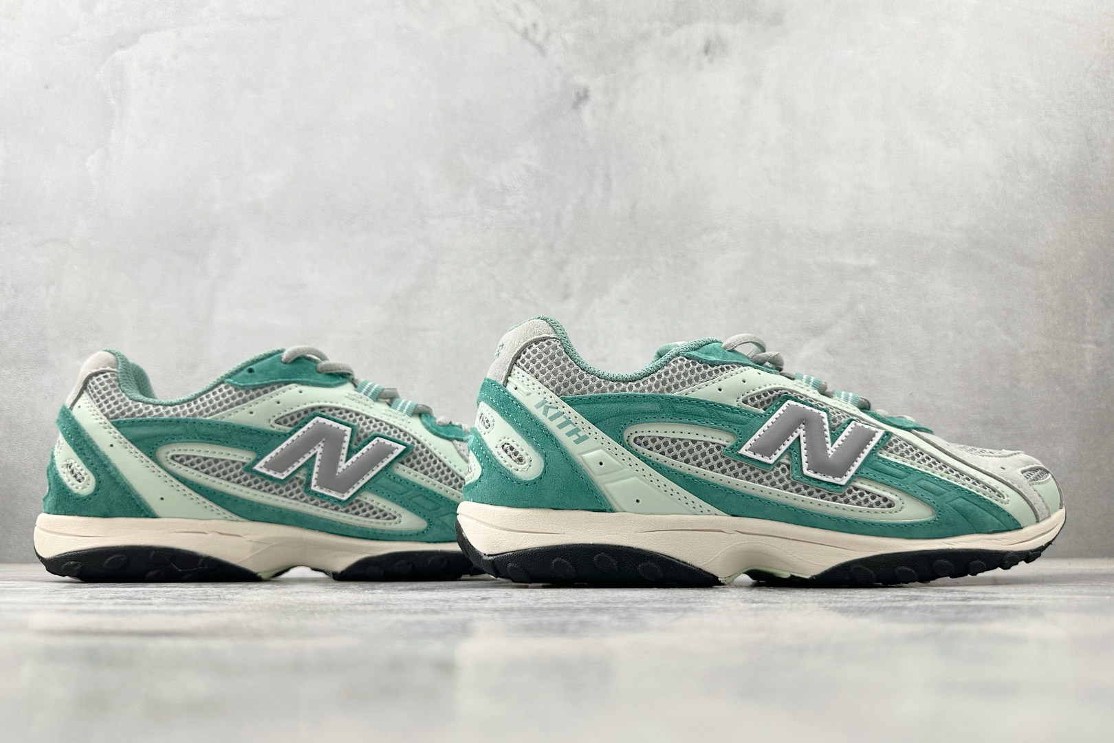 200 纯原出品 KITH × New Balance 204L 绿灰色 U204LKTA-Chinese UA Cheap High Quatity Brand Clothes Bags handbags Sneakers wholesale wholesaler seller from China Factory suppliers Fashion Clothing Shoes best Quality Beautiful Price 200 纯原出品 KITH × New Balance 204L 绿灰色 U204LKTA