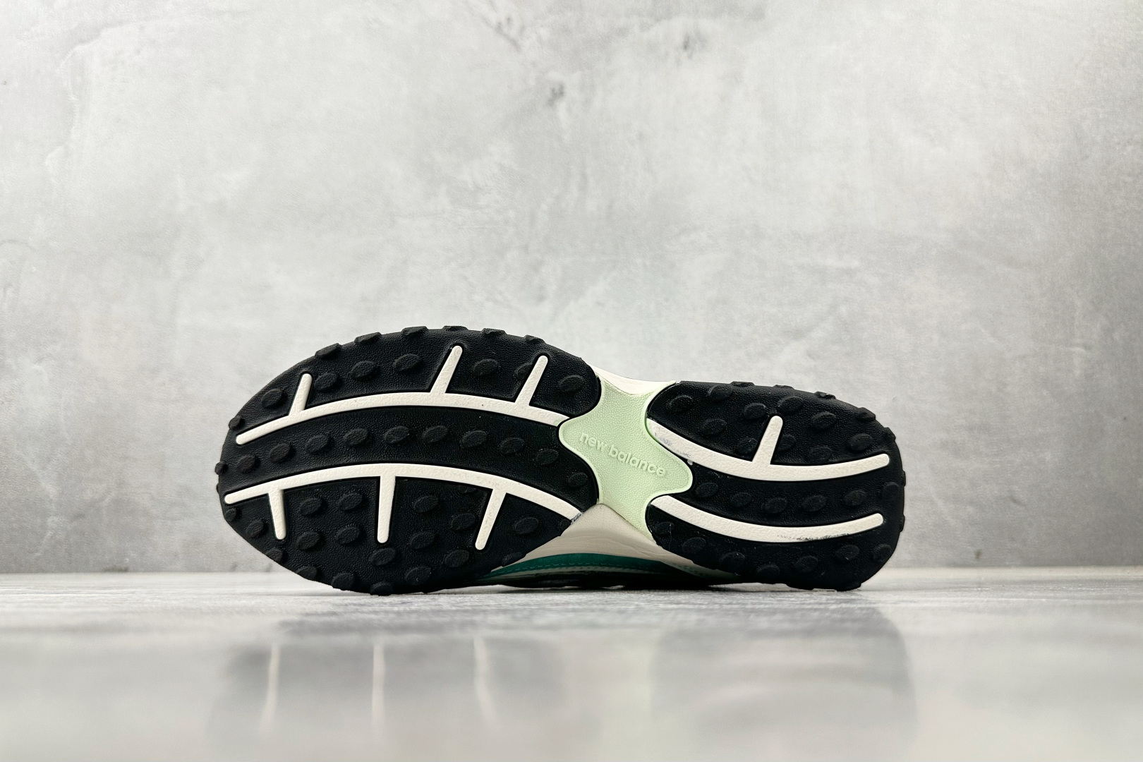 200 纯原出品 KITH × New Balance 204L 绿灰色 U204LKTA-Chinese UA Cheap High Quatity Brand Clothes Bags handbags Sneakers wholesale wholesaler seller from China Factory suppliers Fashion Clothing Shoes best Quality Beautiful Price 200 纯原出品 KITH × New Balance 204L 绿灰色 U204LKTA