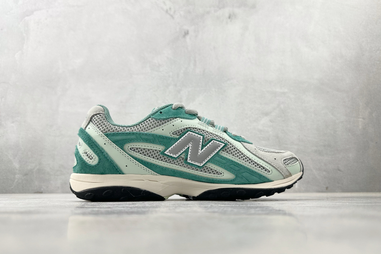 200 纯原出品 KITH × New Balance 204L 绿灰色 U204LKTA-Chinese UA Cheap High Quatity Brand Clothes Bags handbags Sneakers wholesale wholesaler seller from China Factory suppliers Fashion Clothing Shoes best Quality Beautiful Price 200 纯原出品 KITH × New Balance 204L 绿灰色 U204LKTA