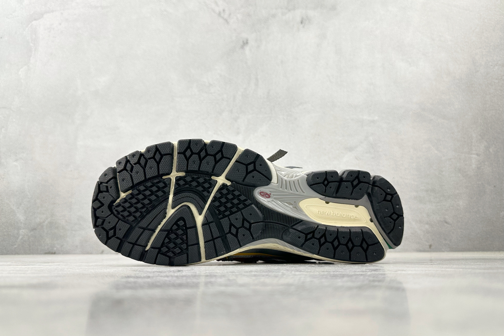 200 纯原出品 New Balance NB 1906A 灰银红 M1906ADE